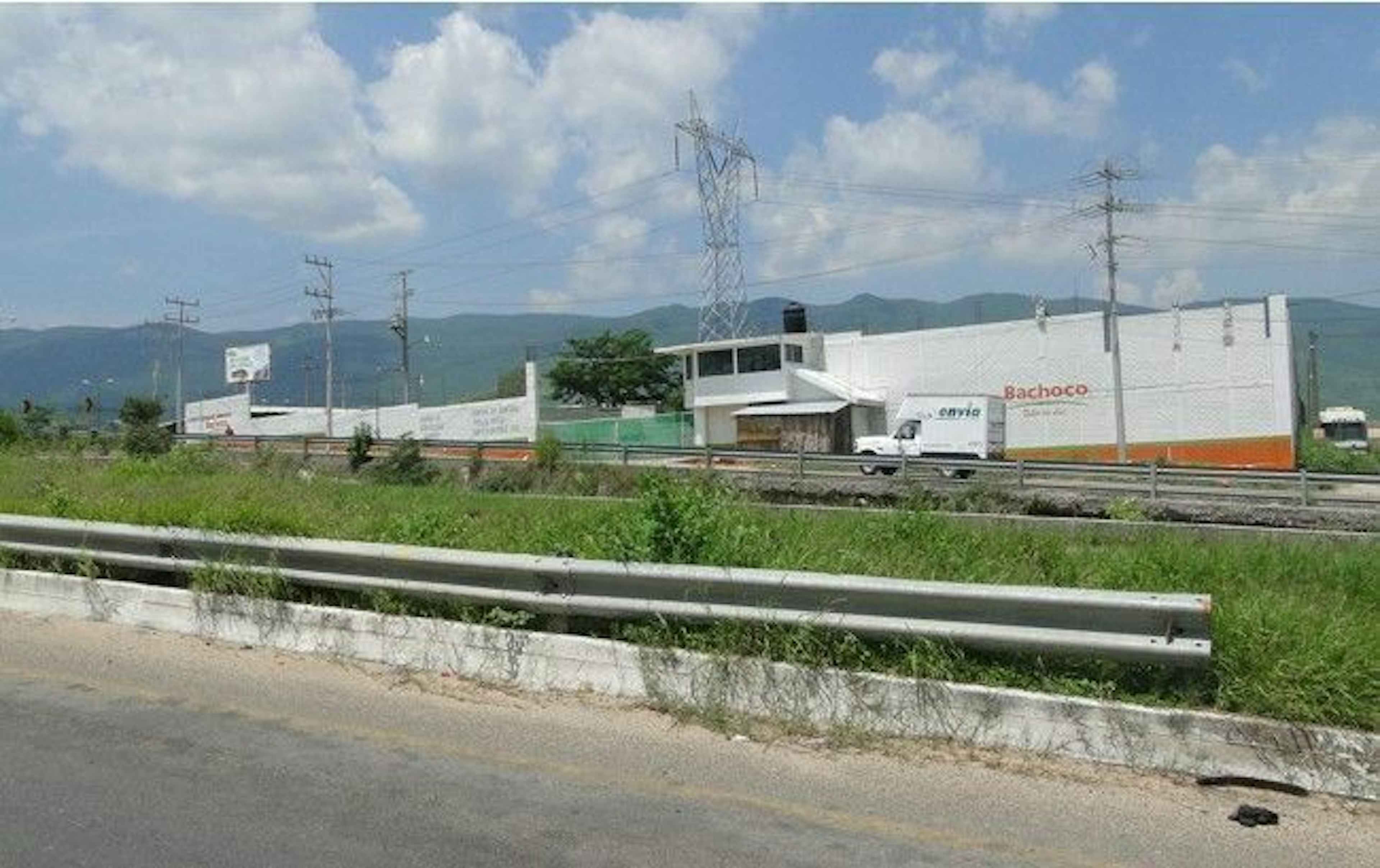 Terreno En Venta,comercial Salida A Chiapa De Corzo Esq. Entronque La Angostura.