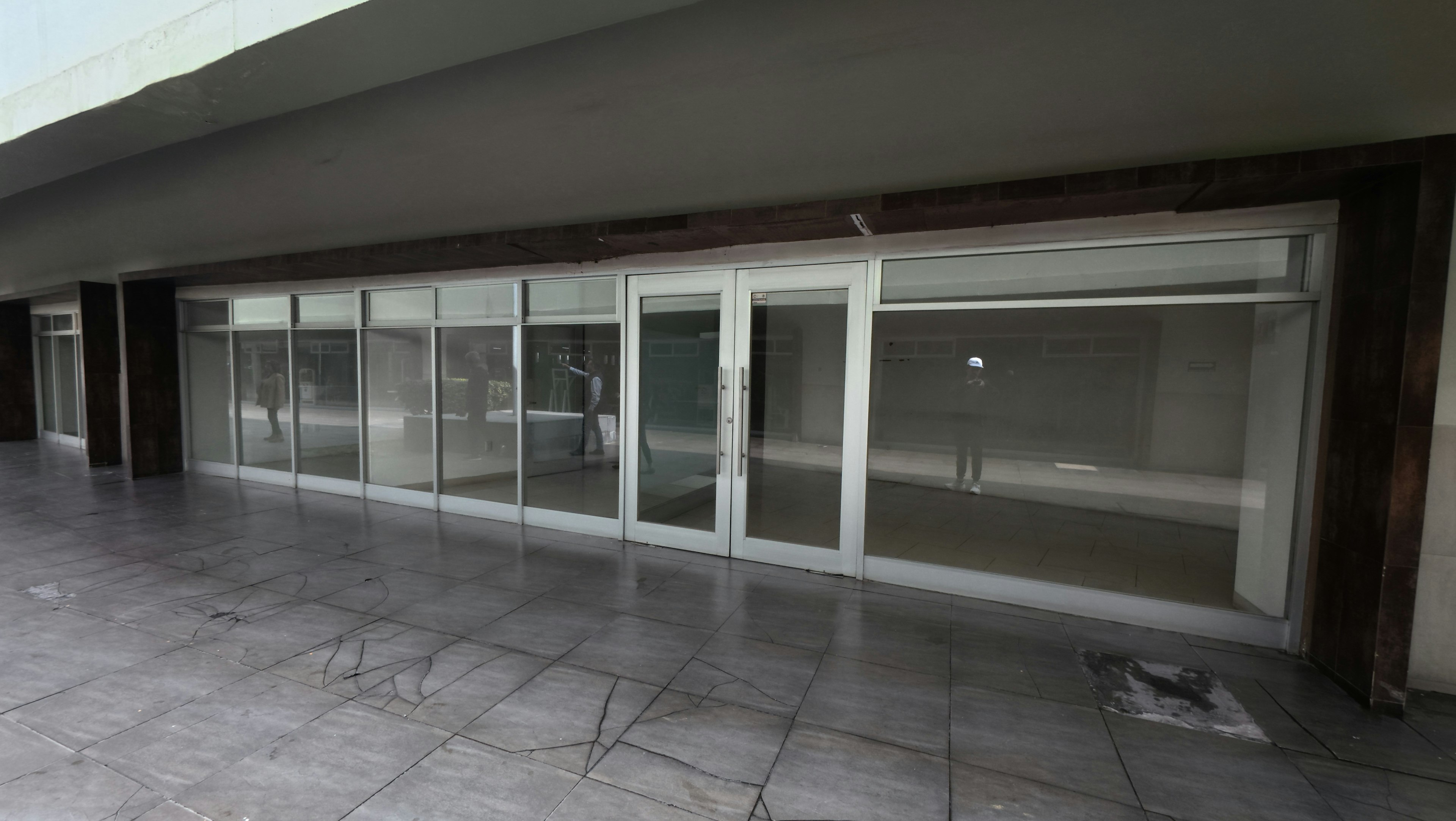 Local 1, 2 Y 3-photo