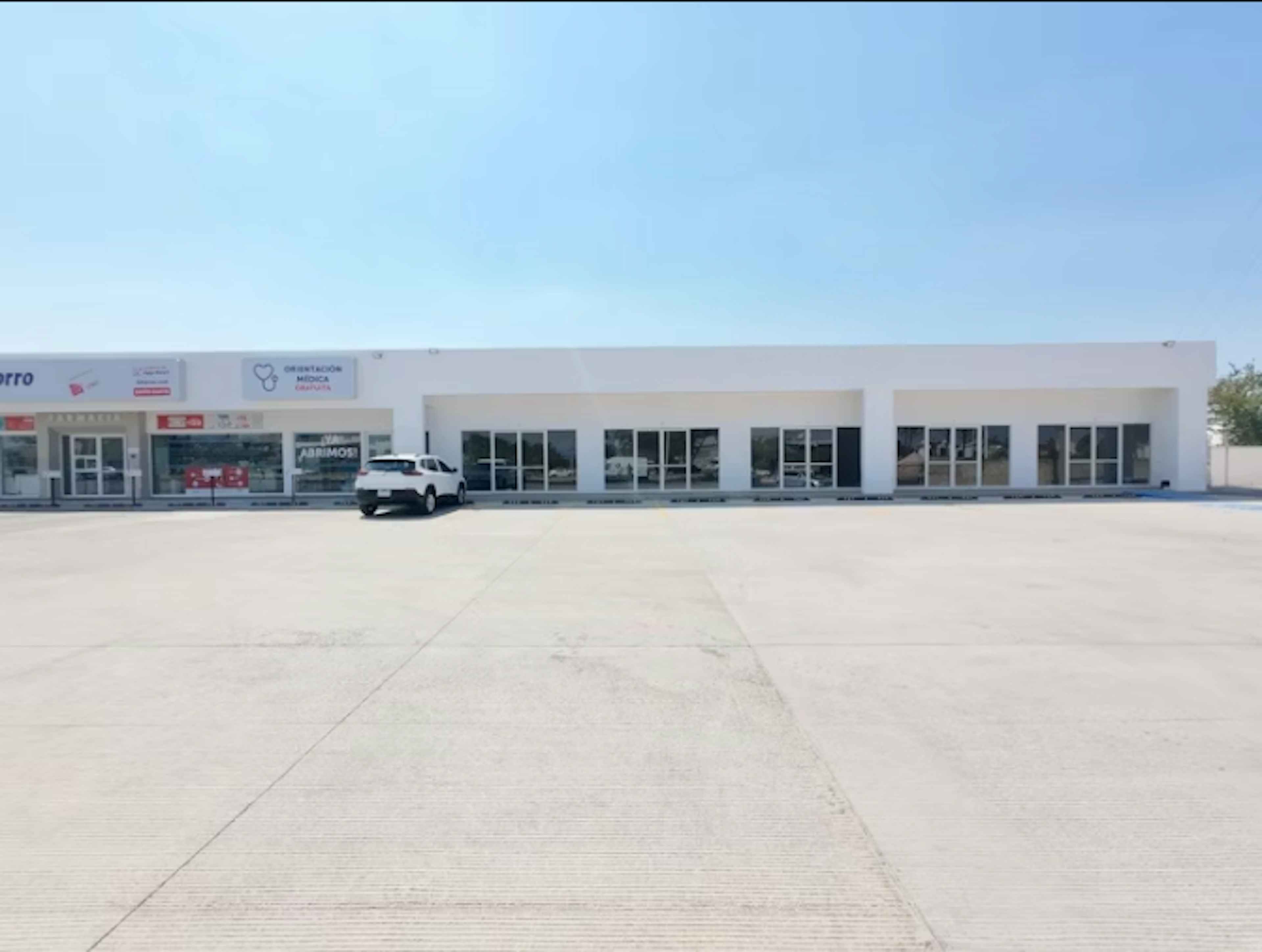 Avenida Periférico Poniente Manuel Gómez Morin 3421