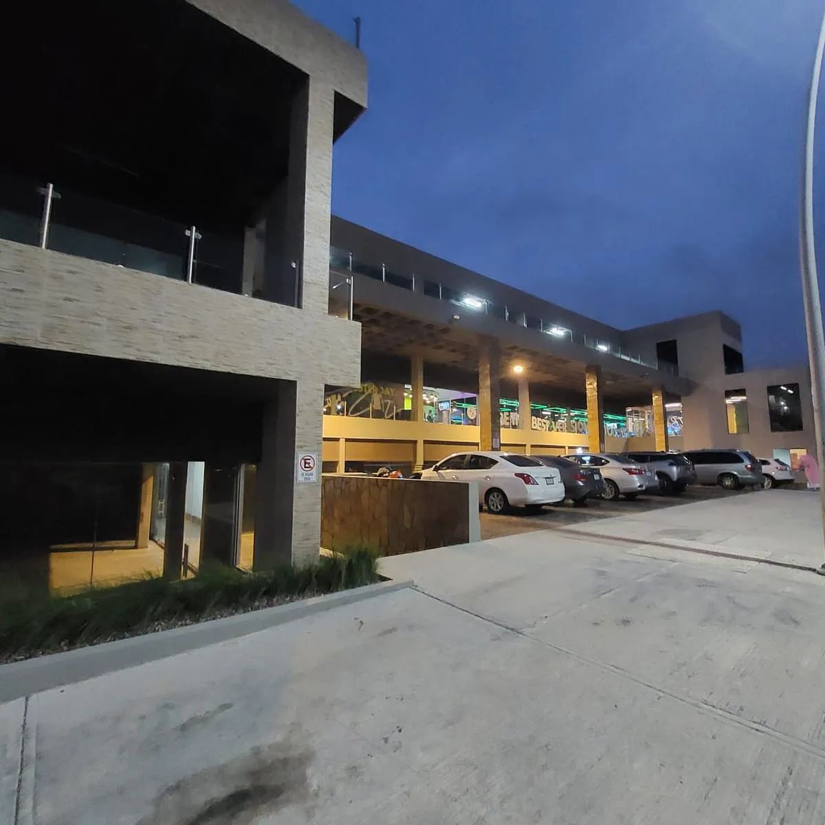 Local Comercial Spot2