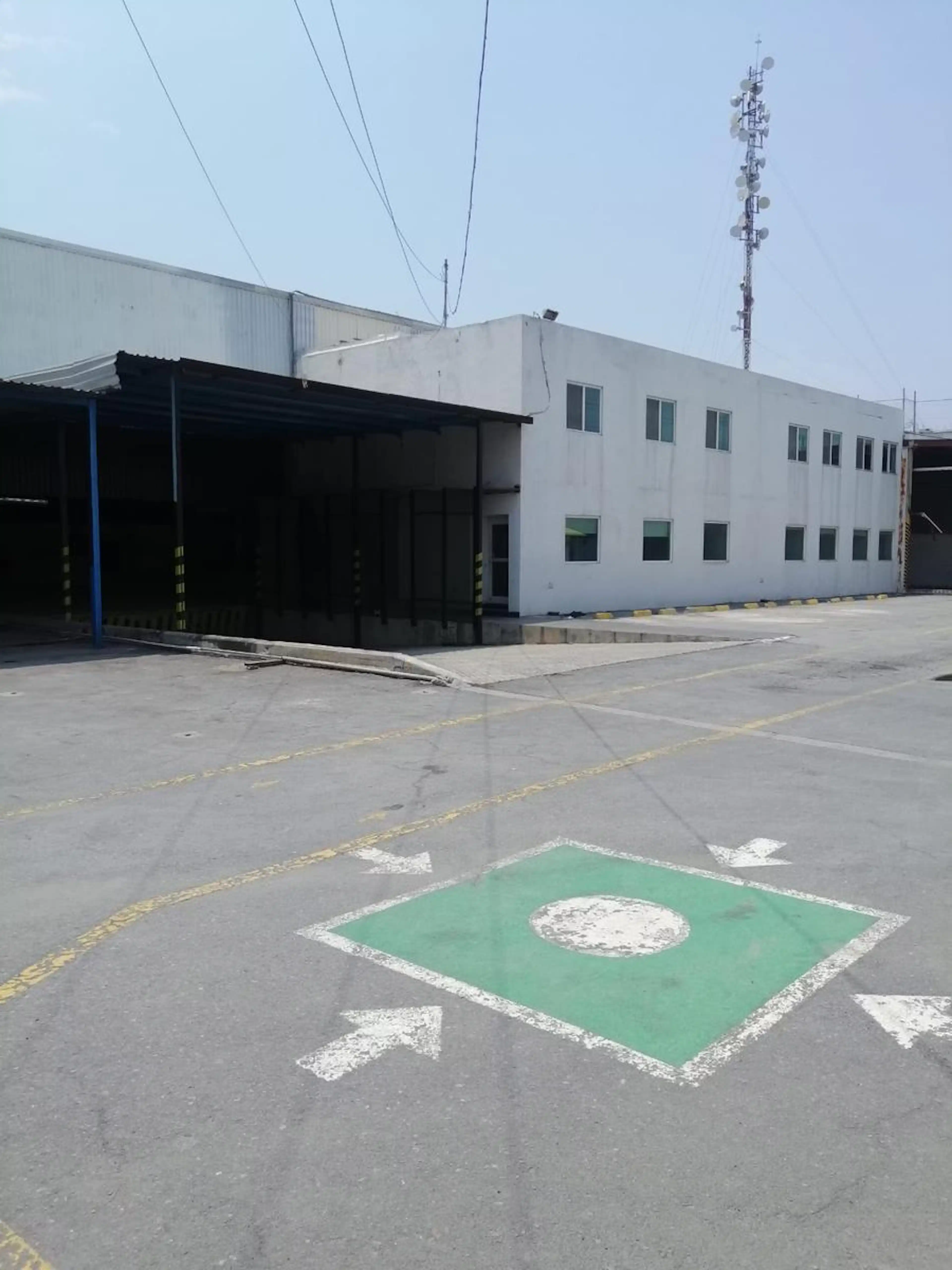 Bodega Comercial O Industrial En Renta  En San Nicolás S/N