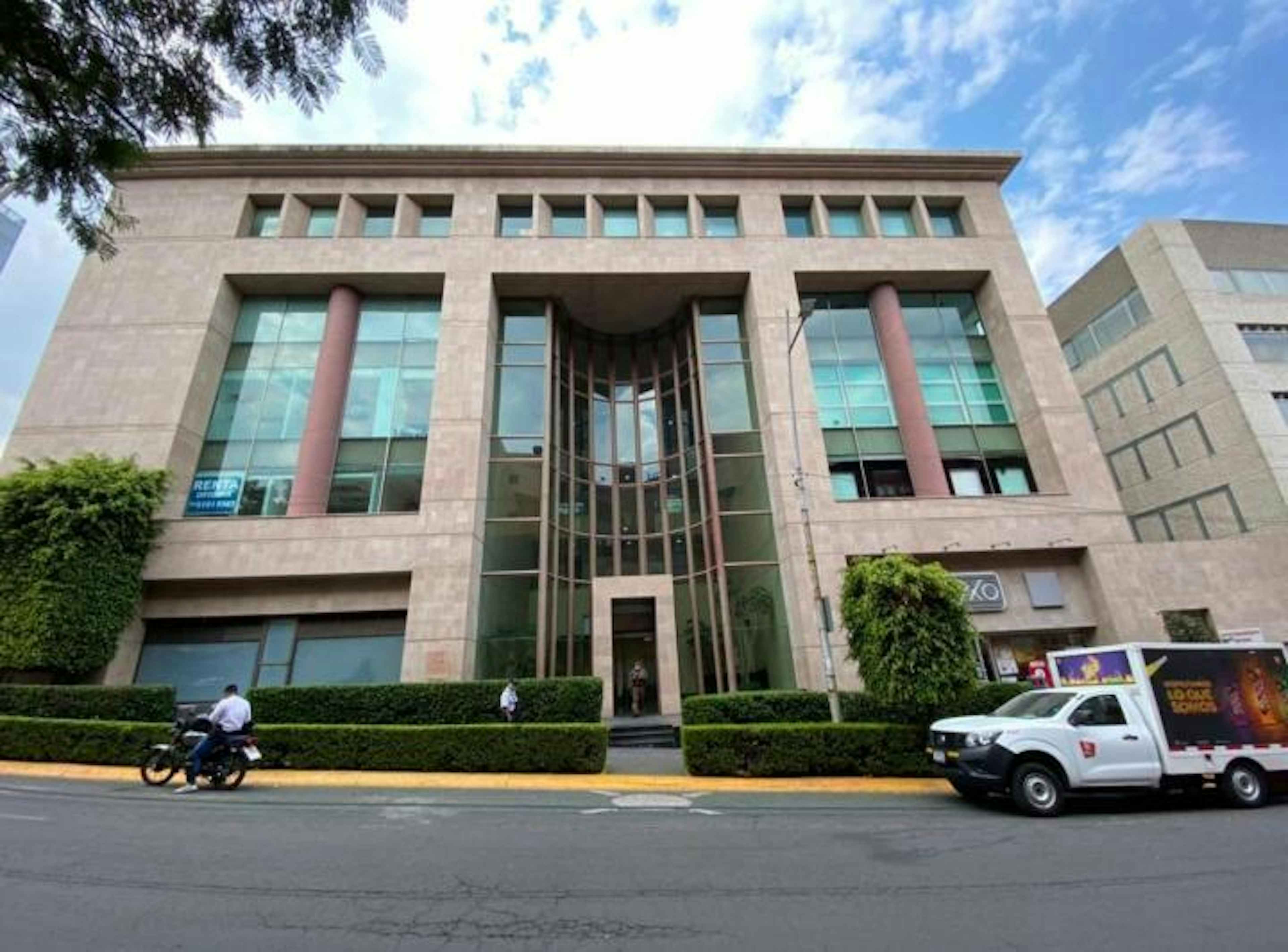 Calle Guillermo Gonzalez Camarena 1800