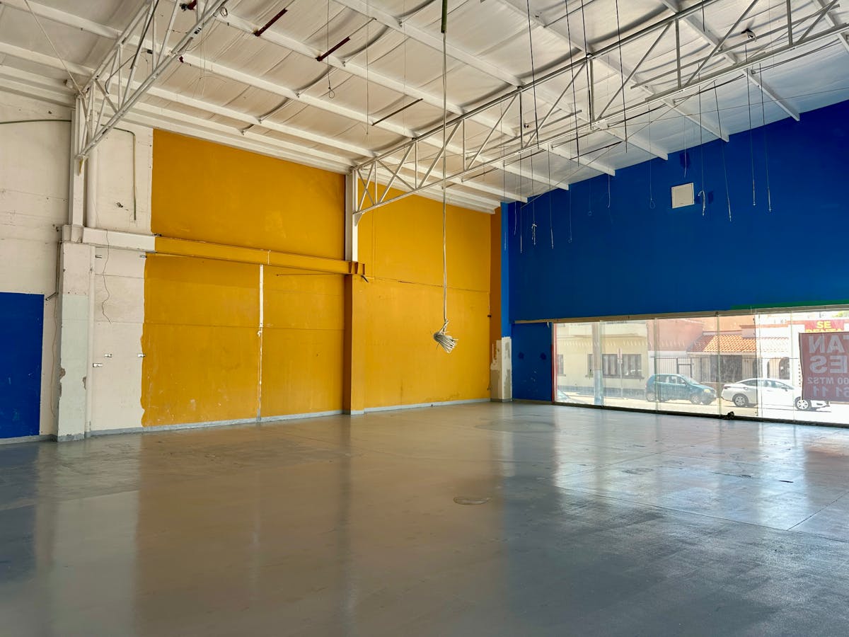 Local Comercial Spot2