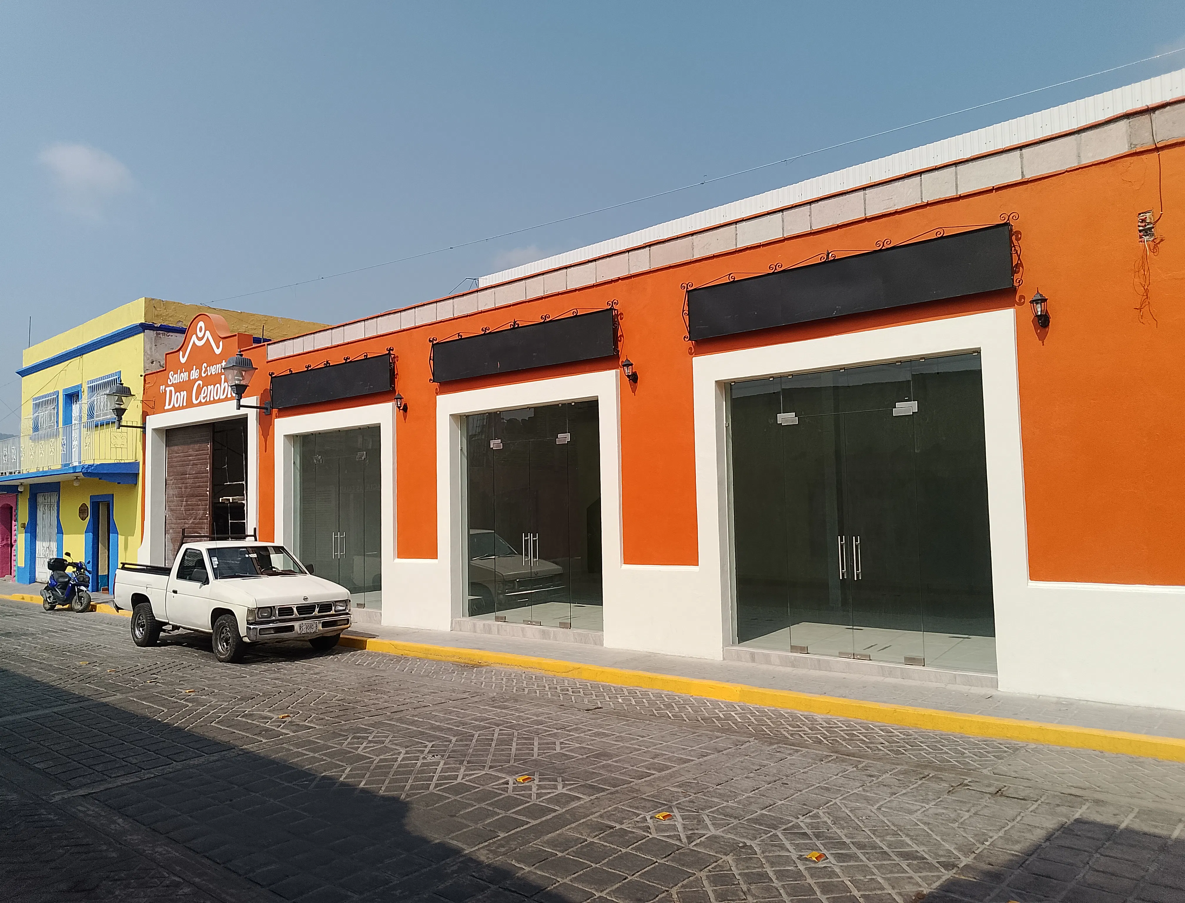 Local Comercial Spot2