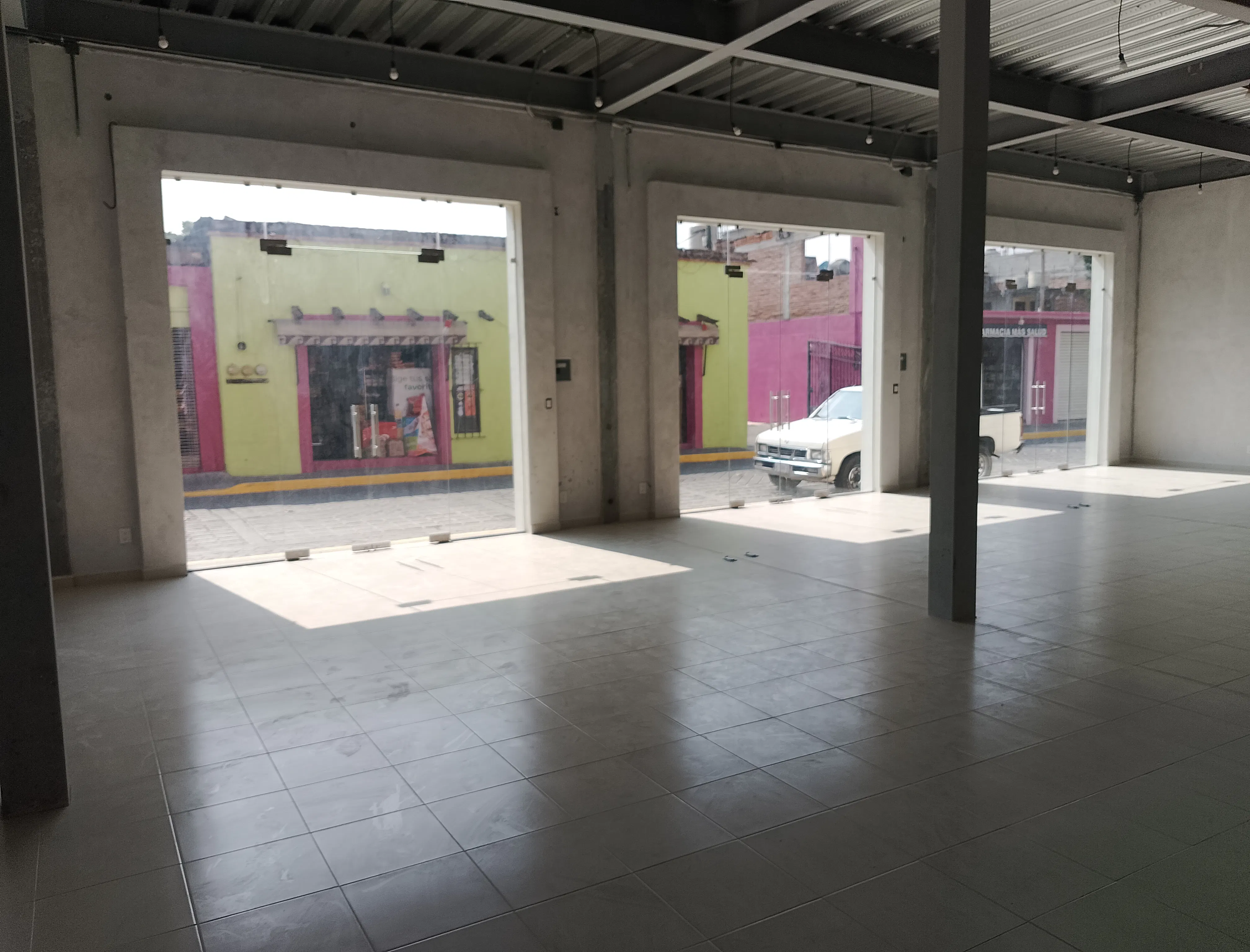 Local Comercial Spot2