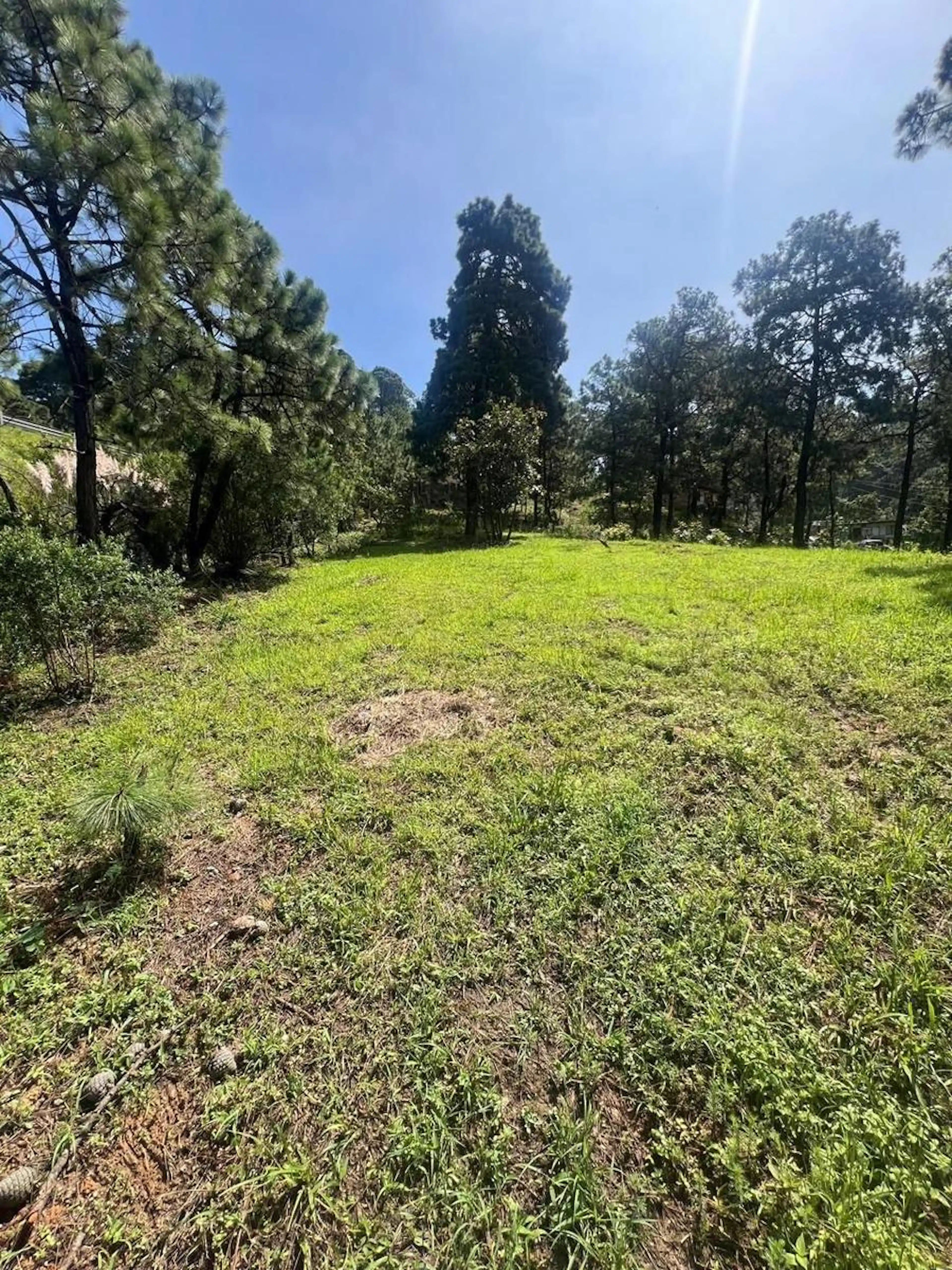 Terreno Plano en Zona Exclusiva: 1,353 m² a Minutos de Acatitlán"