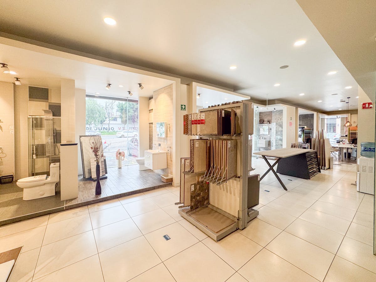 Local Comercial Spot2