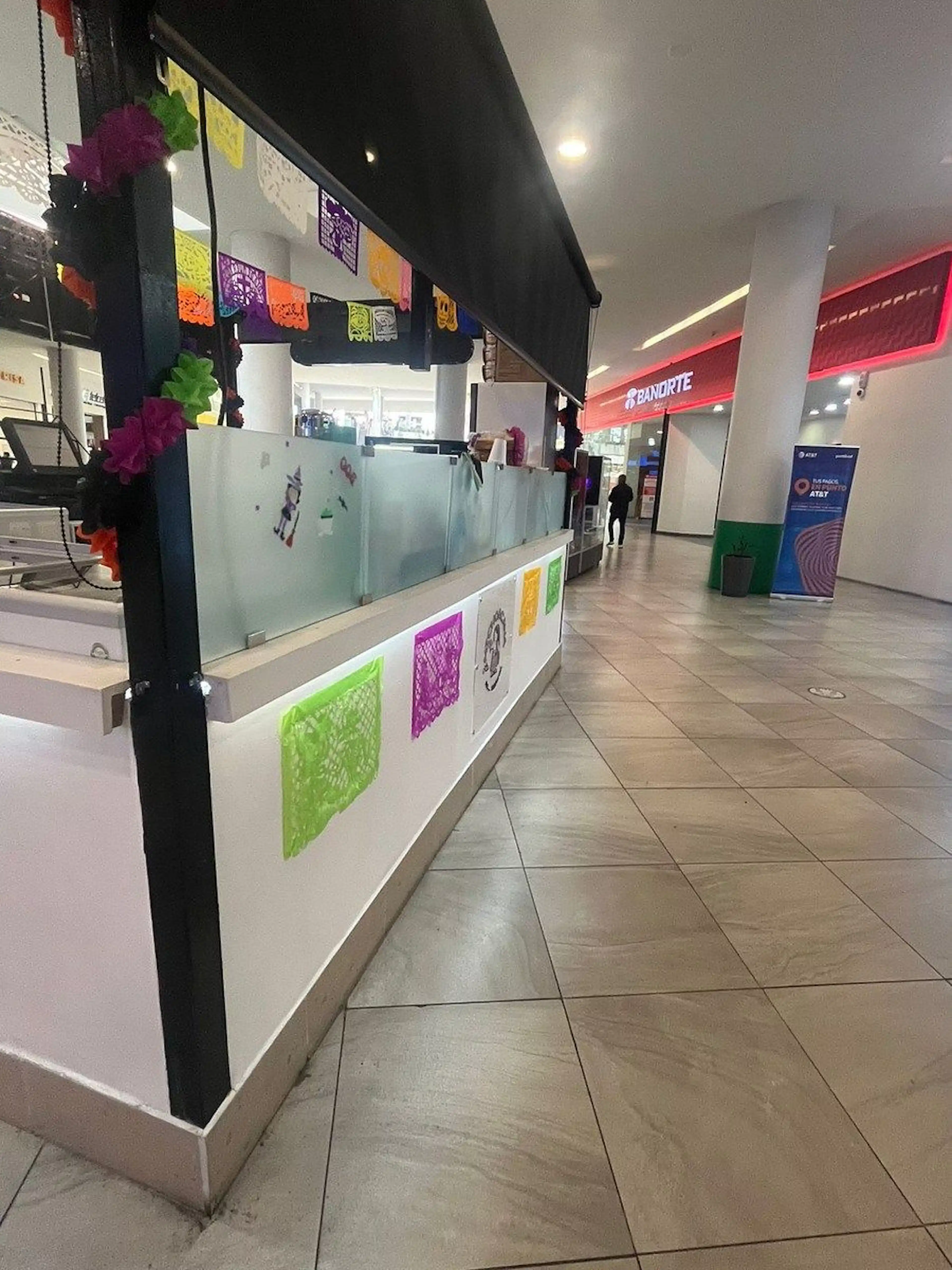 Traspaso de negocio "La Michoacana", dentro de centro comercial en Tlalne