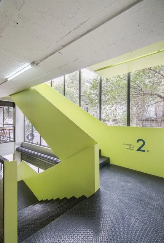 Local Comercial Spot2