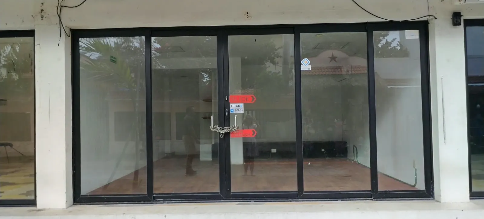 Local Comercial Spot2
