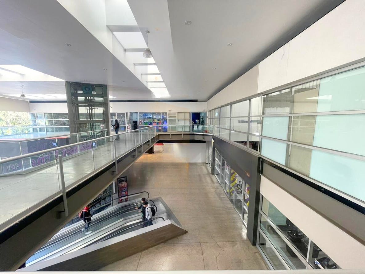 Local Comercial Spot2