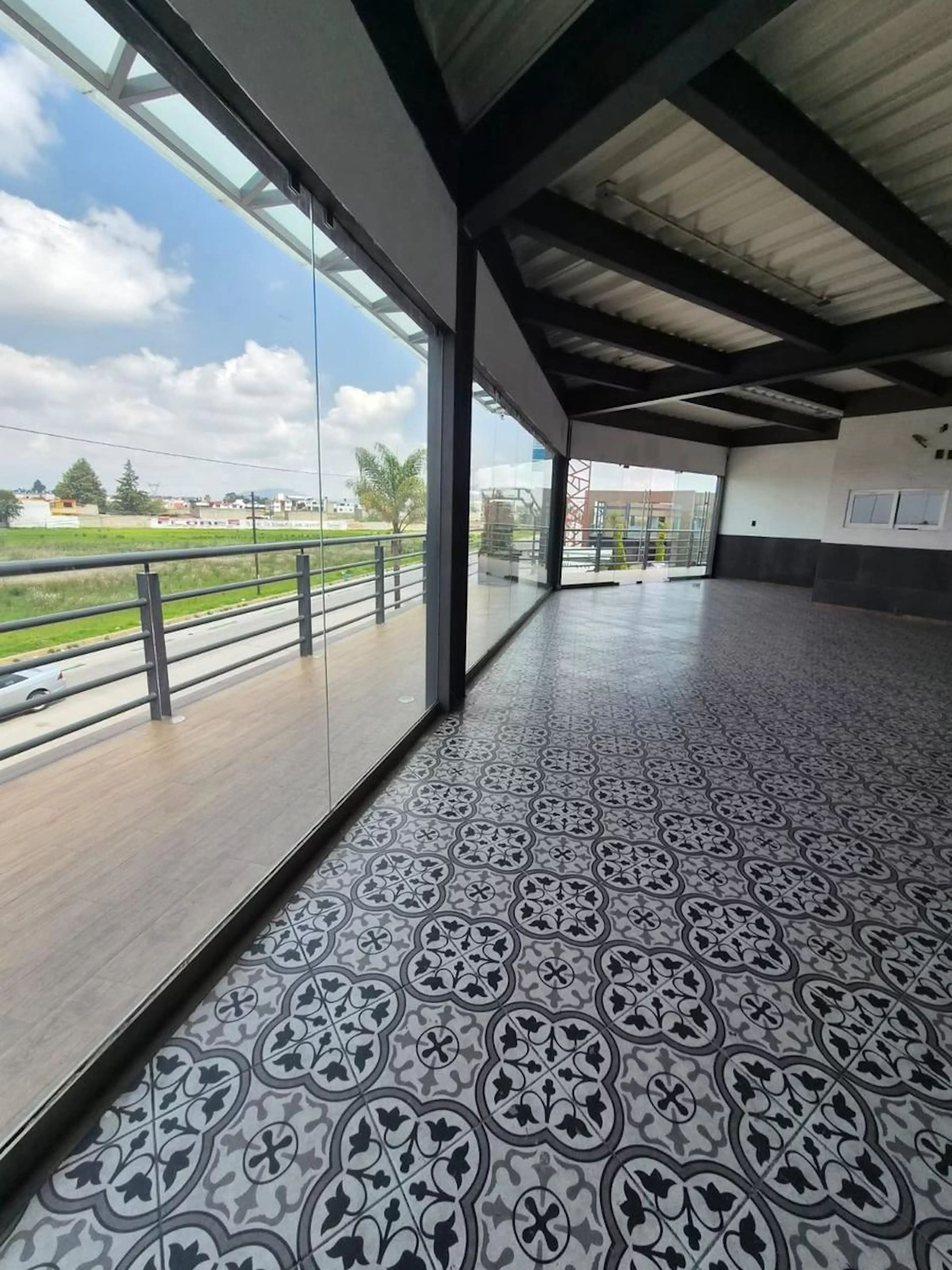 Local Local en Renta Circuito Metropolitano muy cerca de Av. Lerma en Metepec