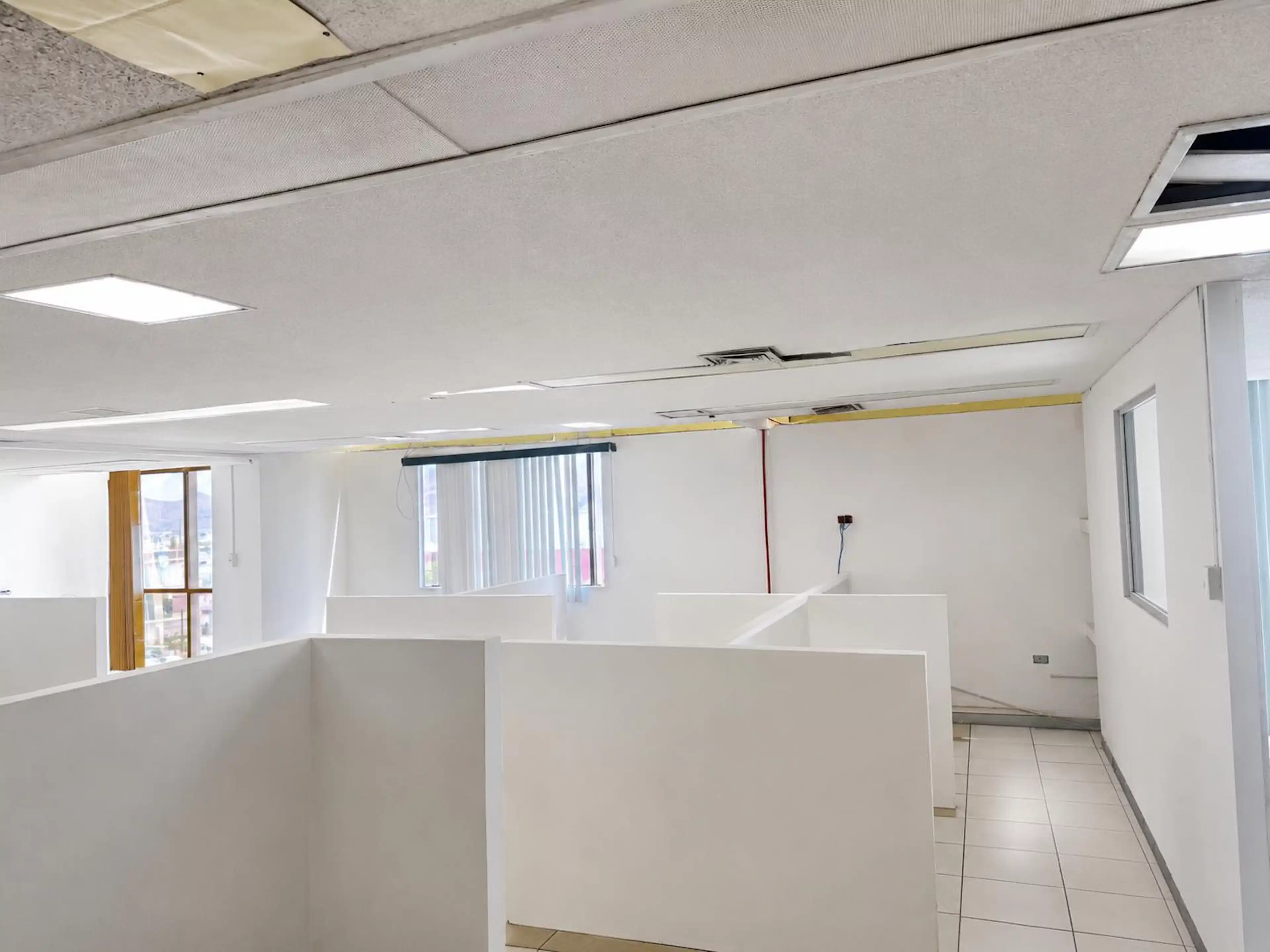 OFICINA EN RENTA SOBRE AVE UNIVERSIDAD S/N