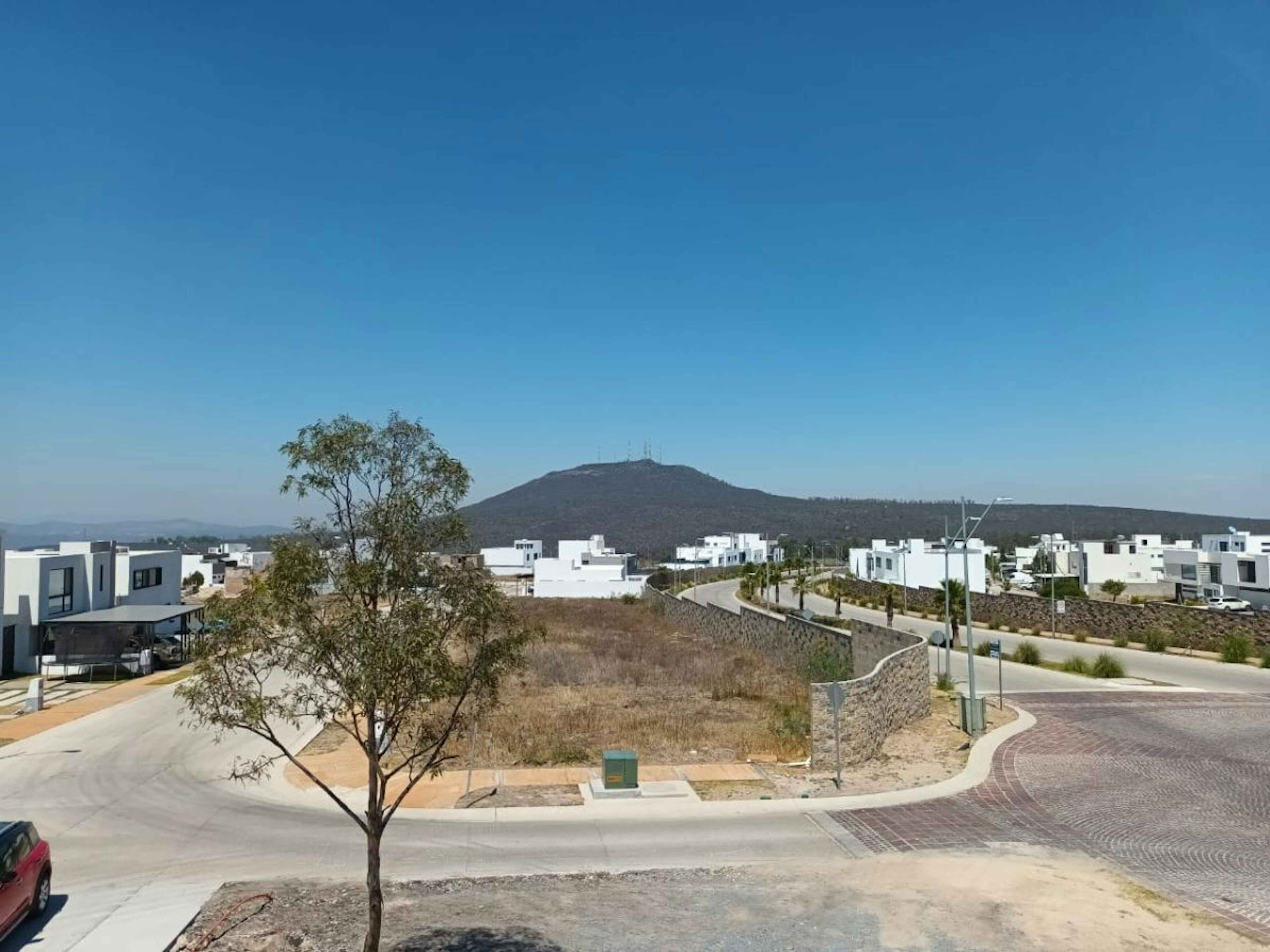 Terrenos En Residencial Mallorca A 6 Minutos De Centro Sur