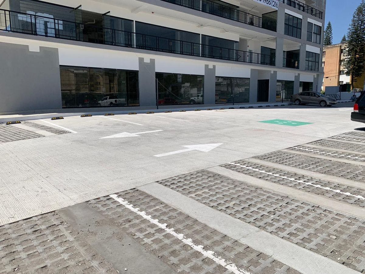 Local Comercial Spot2