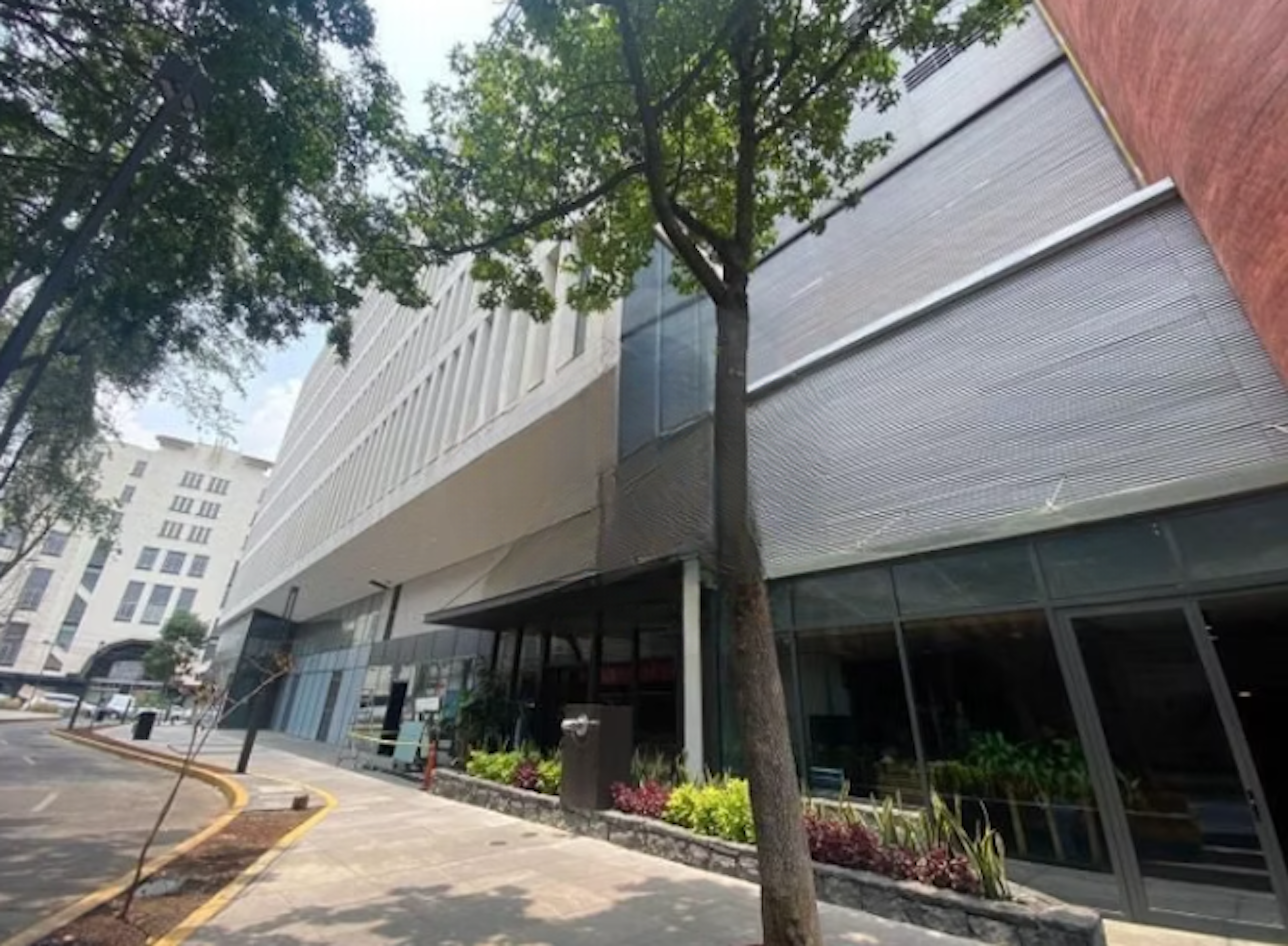Spot image 0