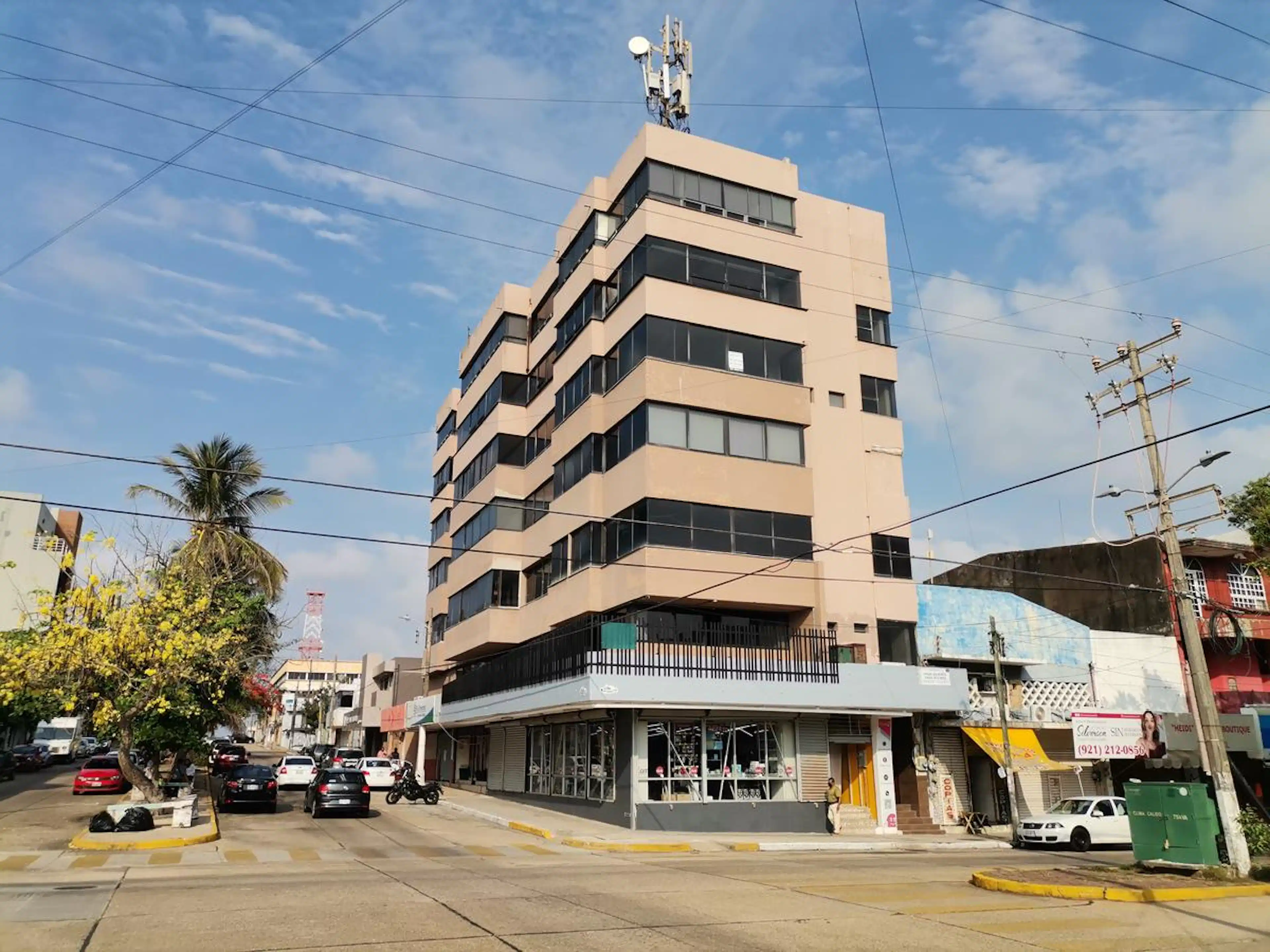 Av. Ignacio De La Llave No. Al 200 200