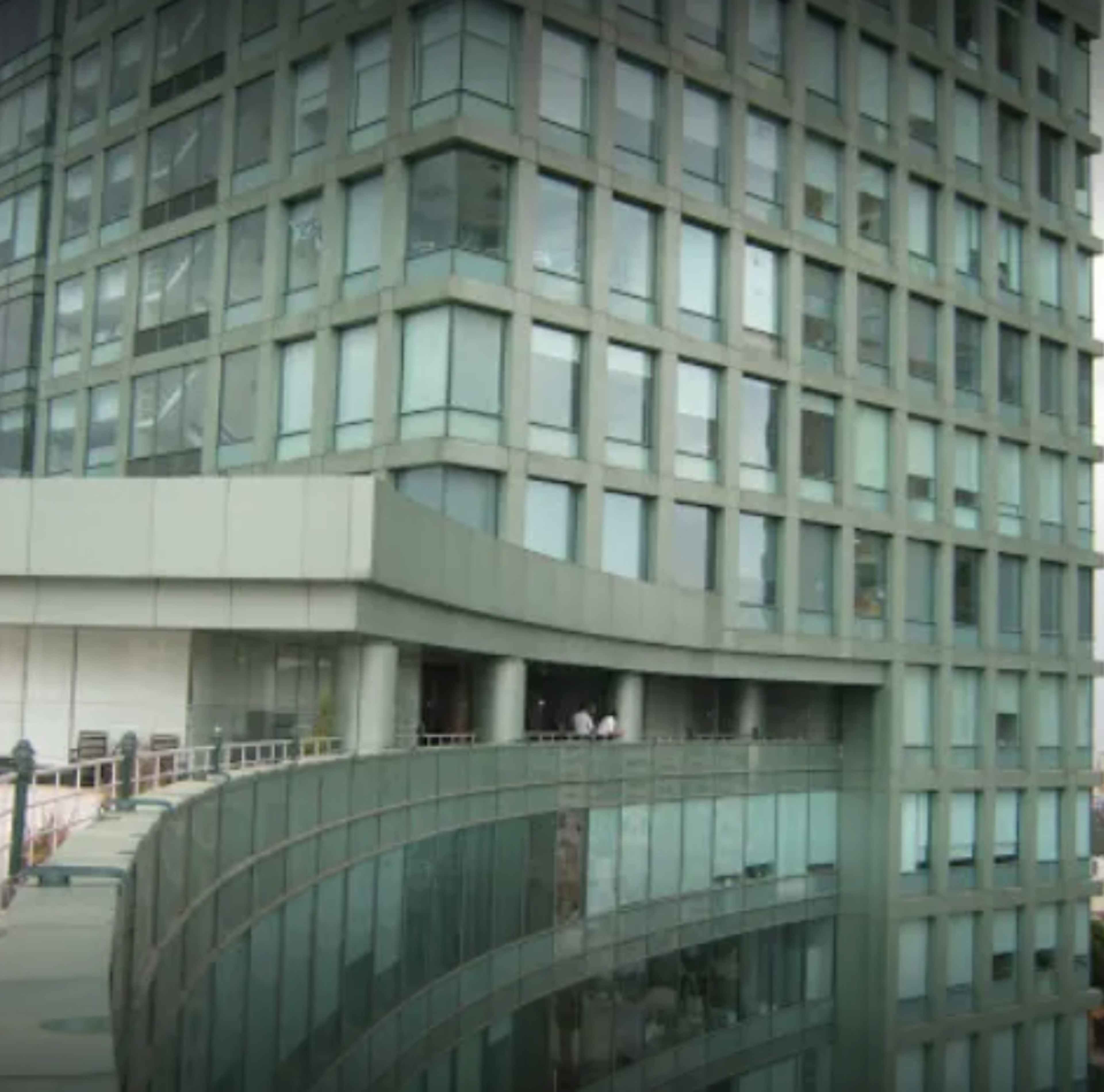 Paseo De Los Laureles