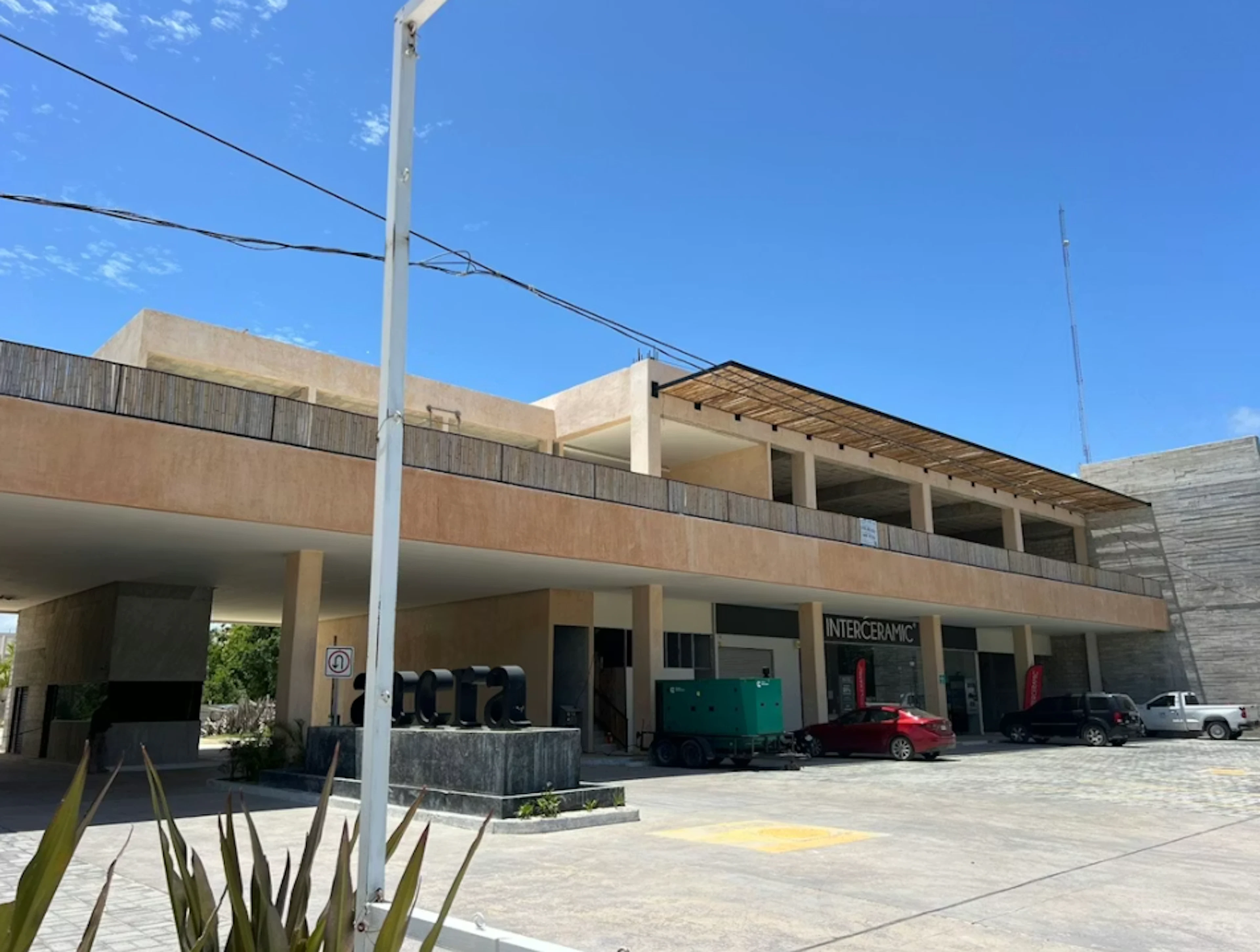 Local Comercial Spot2