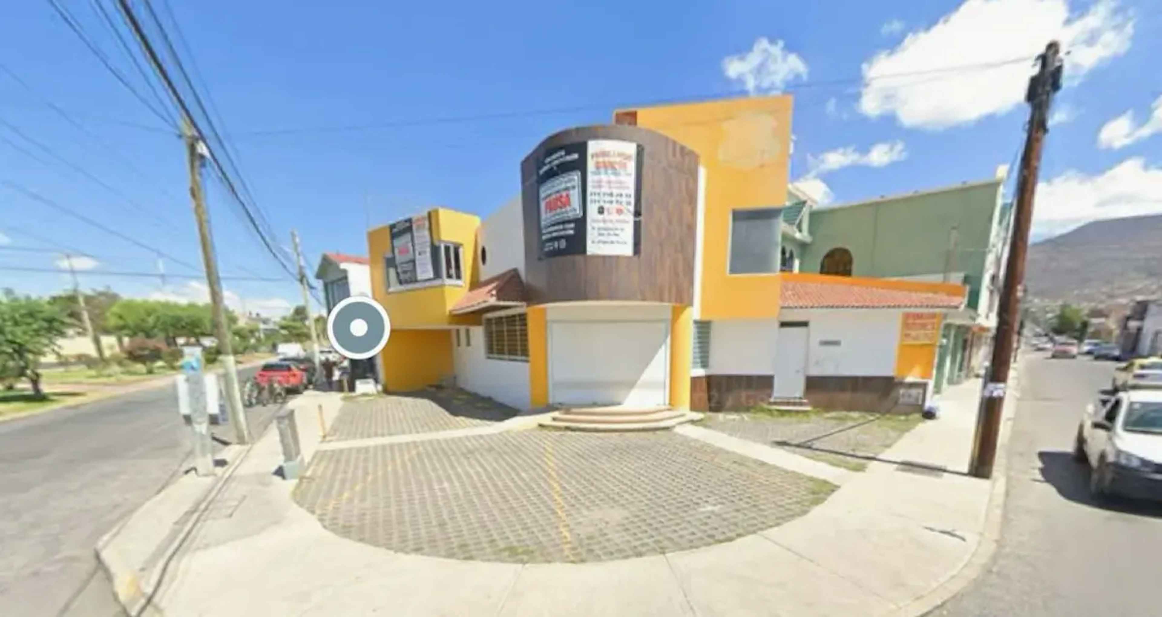 Esquina Paseo Toltecas Y Emiliano Zapata S/n