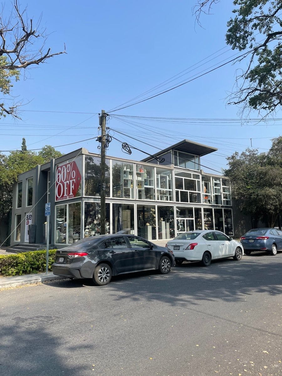 Local Comercial Spot2