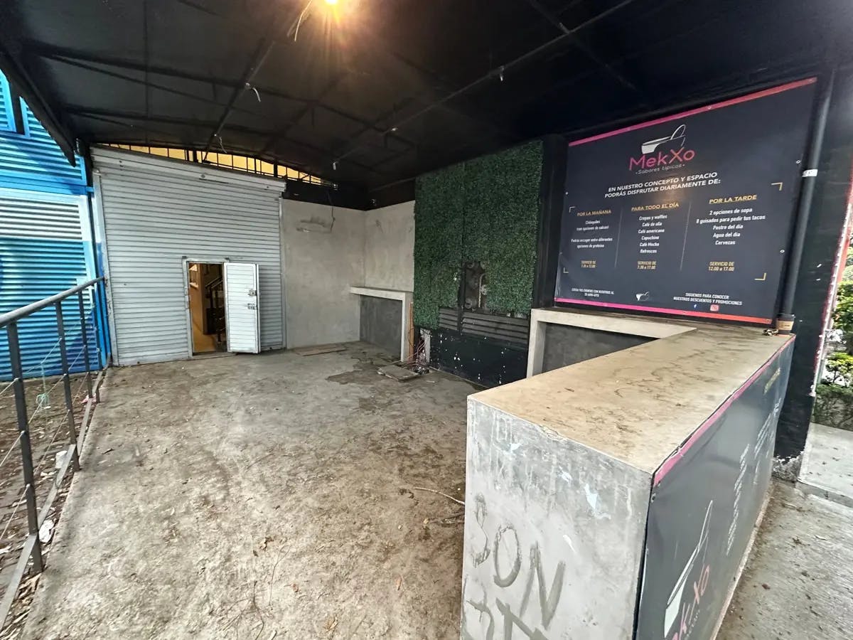 Local Comercial Spot2