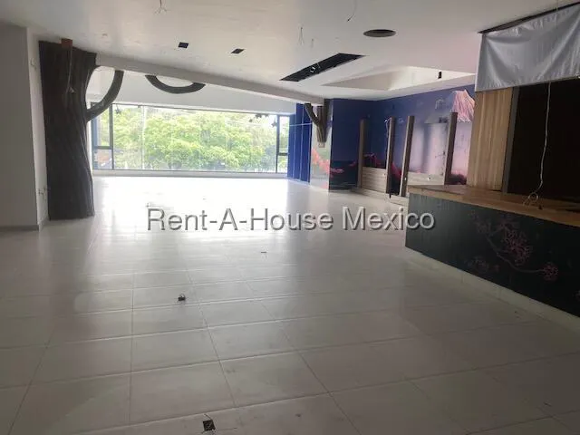 Local Comercial Spot2