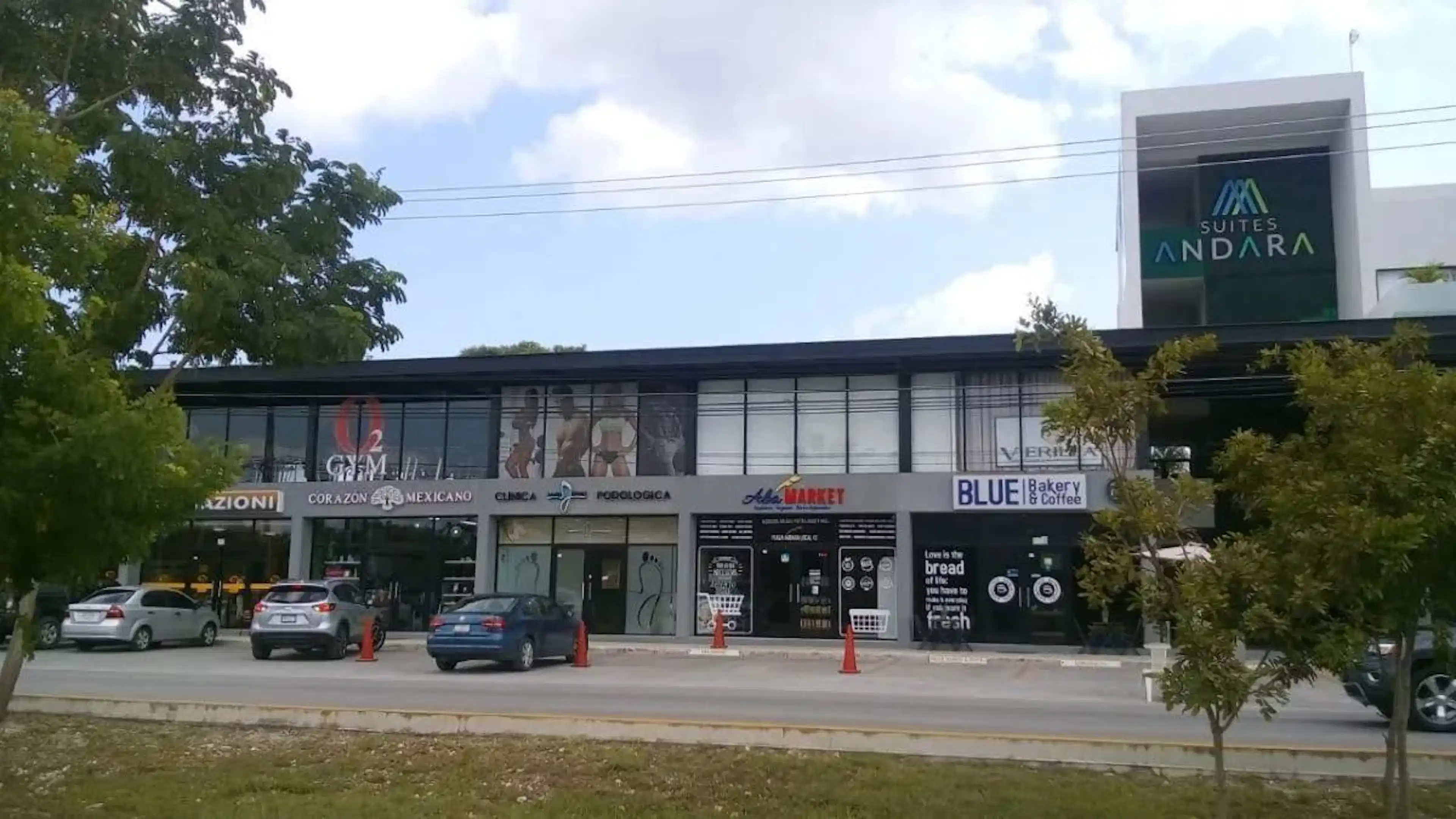 Avenida Huayacan S/n