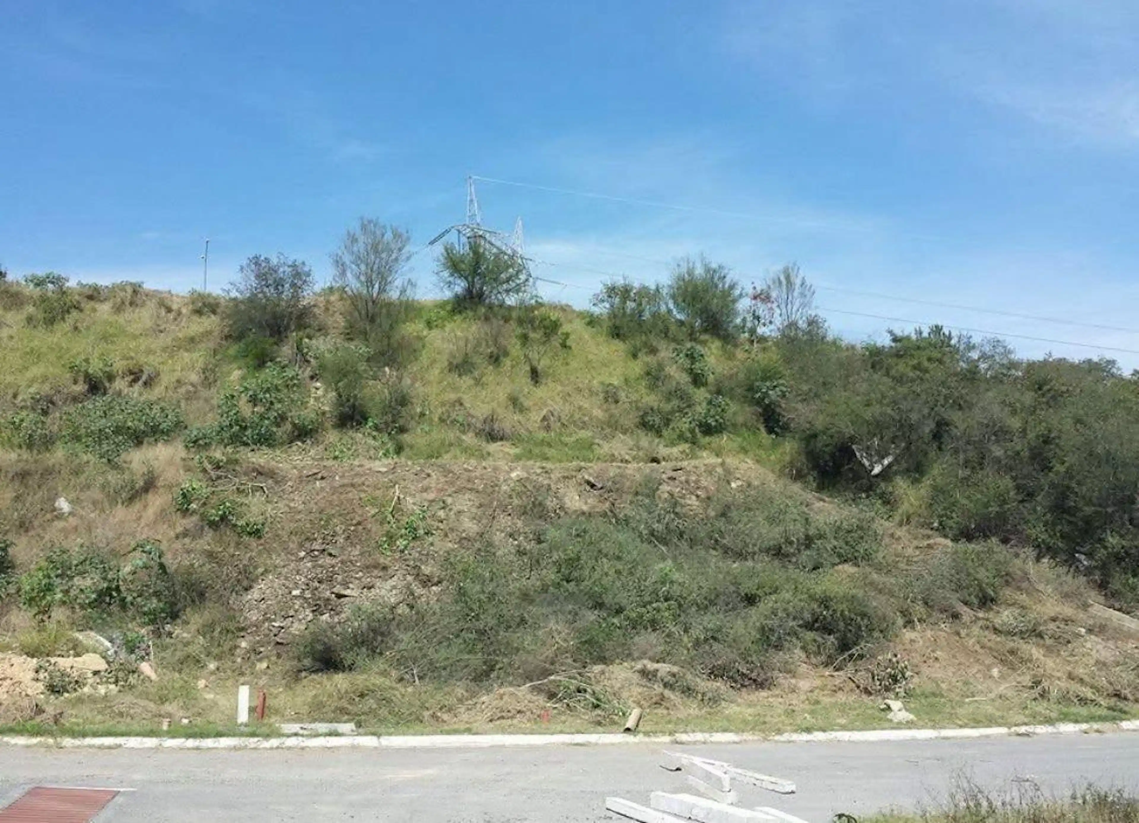 TERRENO EN VENTA SIERRA ALTA  JARDINES DE VALLE ALTO