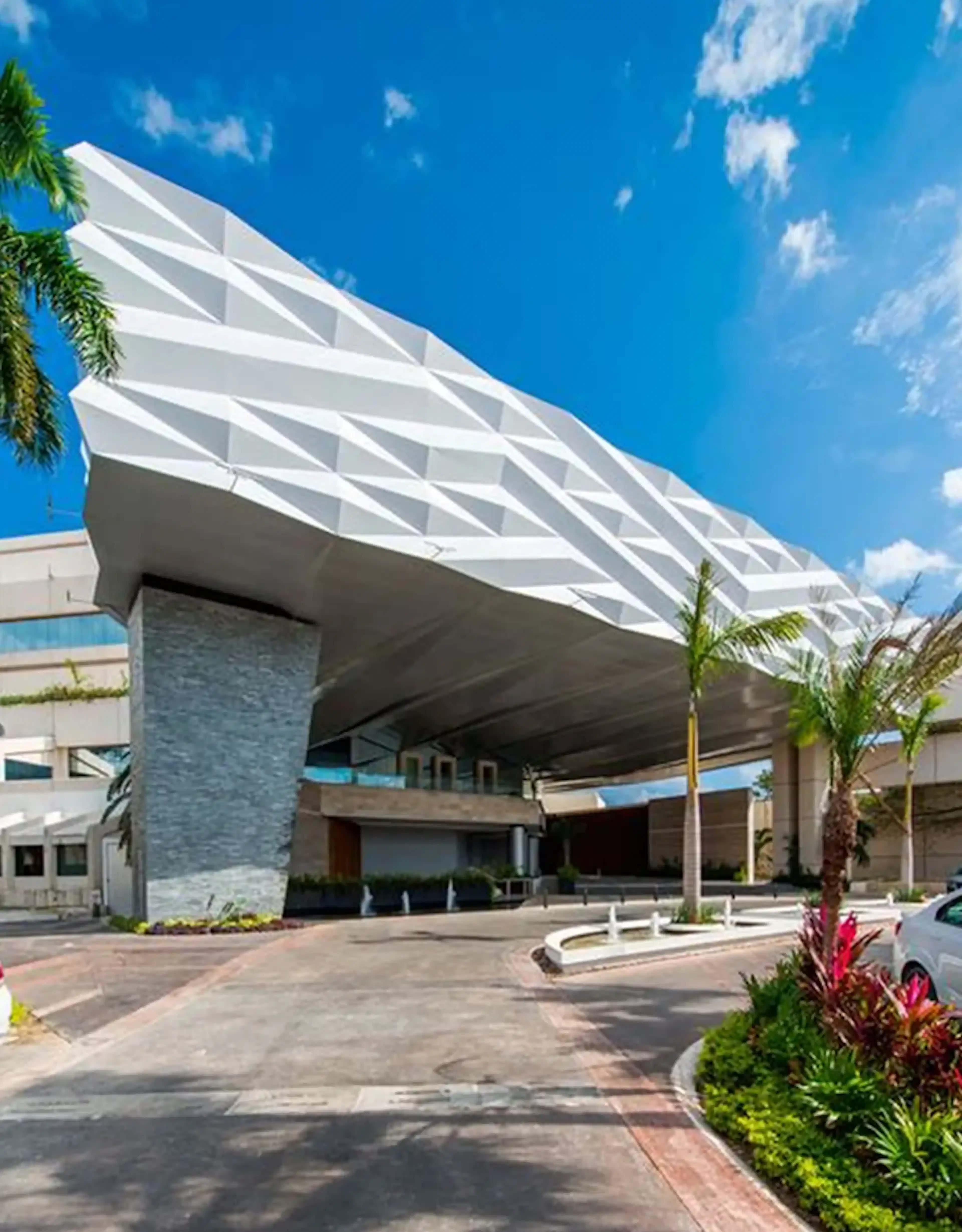 Regus Cancún 8-12p