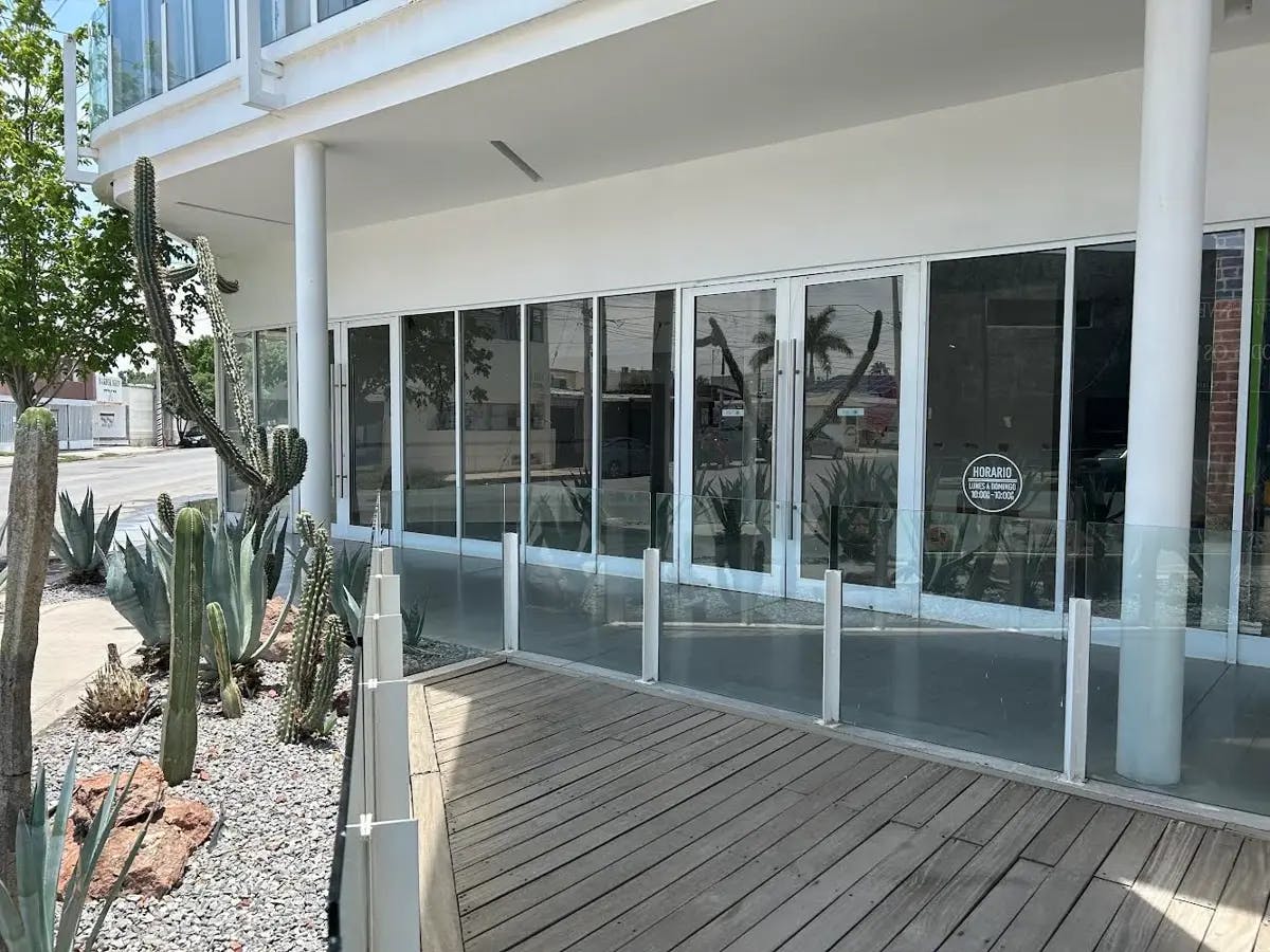 Local Comercial Spot2