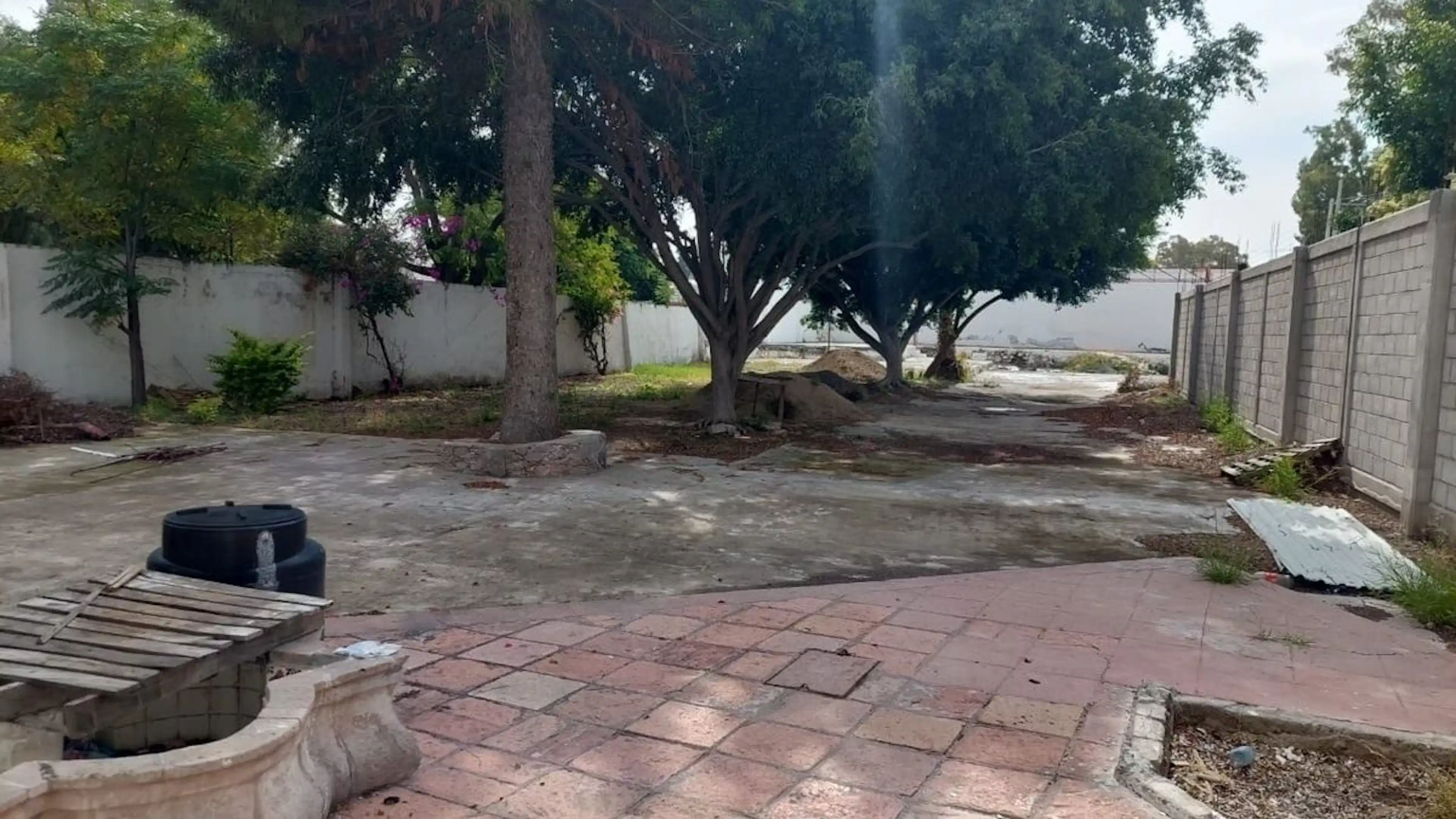 Terreno con bodega en renta en universidad Queretaro
