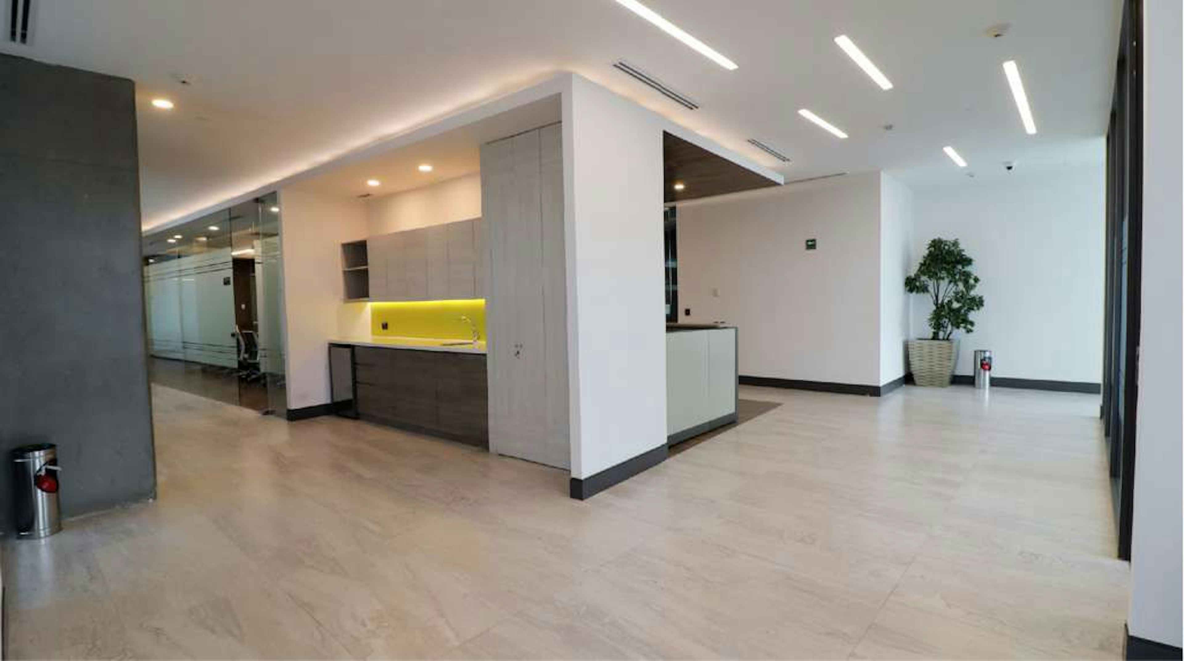 Avenida Lázaro Cárdenas 2135