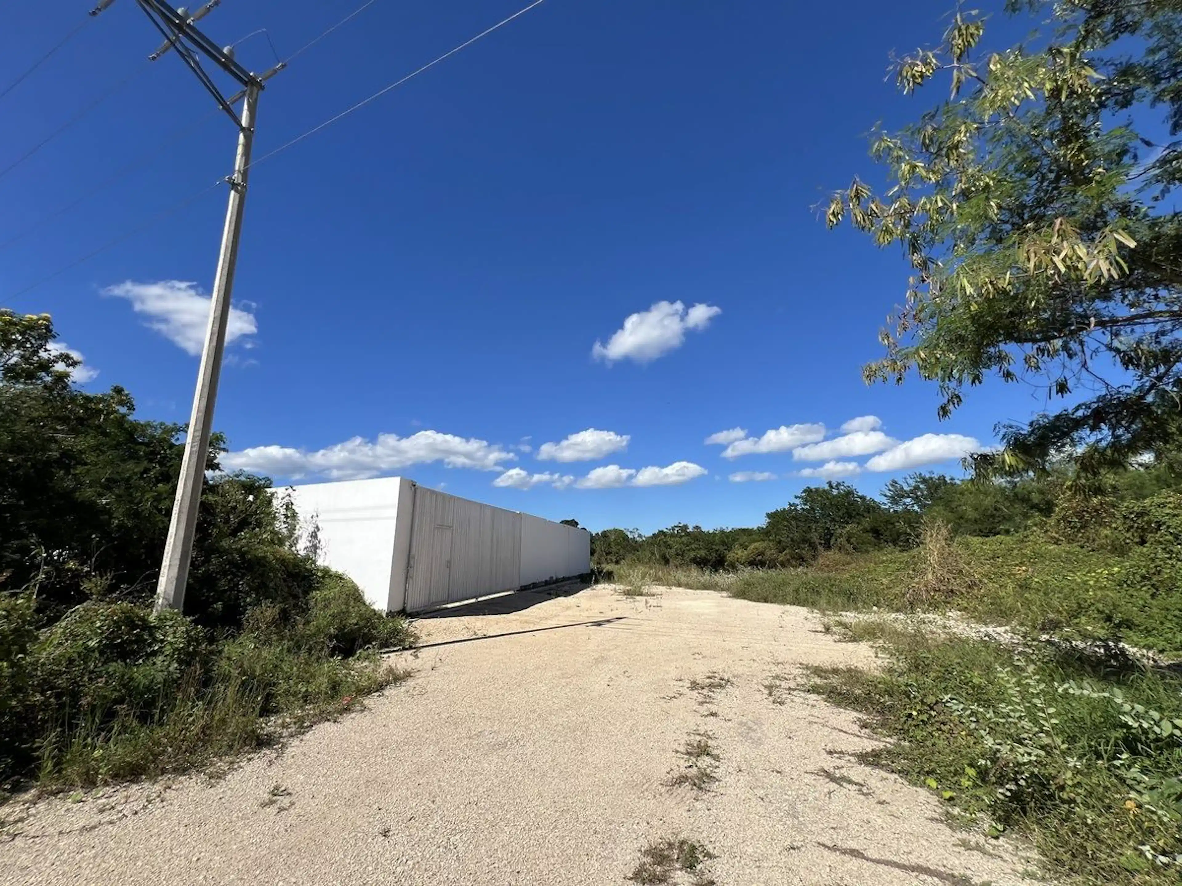 Terreno a 1 cuadra de Ave. San Antonio Hool, cerca Funeraria La Piedad