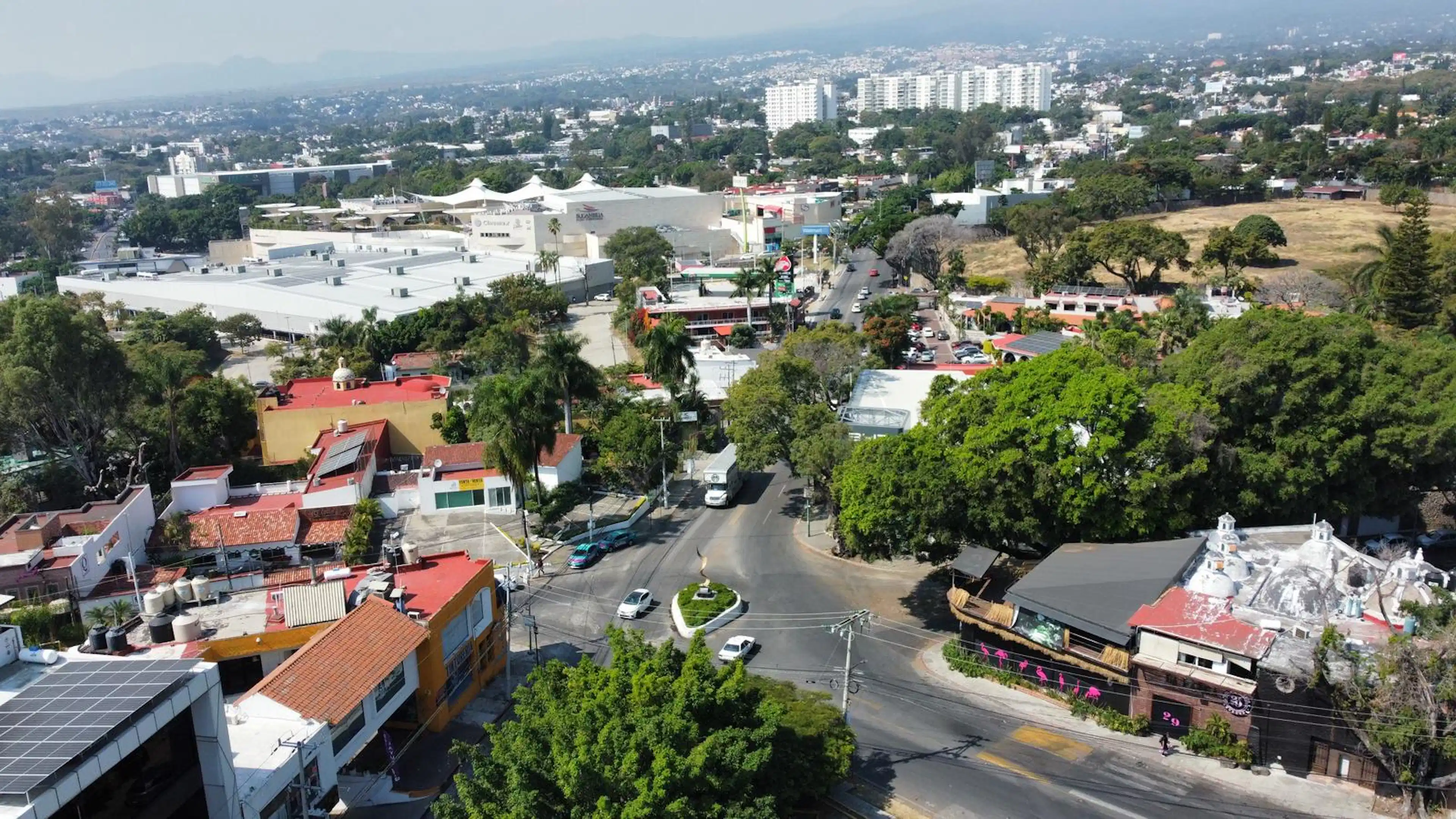 Terreno Comercial En Av. Río Mayo — Vista Hermosa