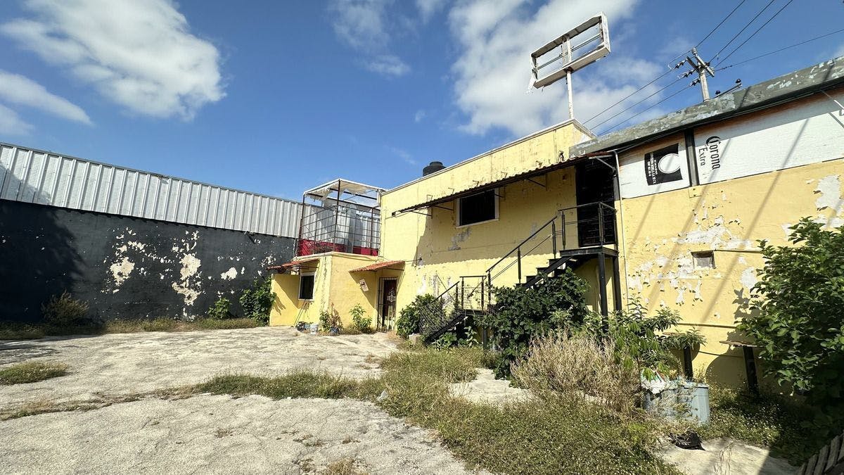 Local Comercial Spot2