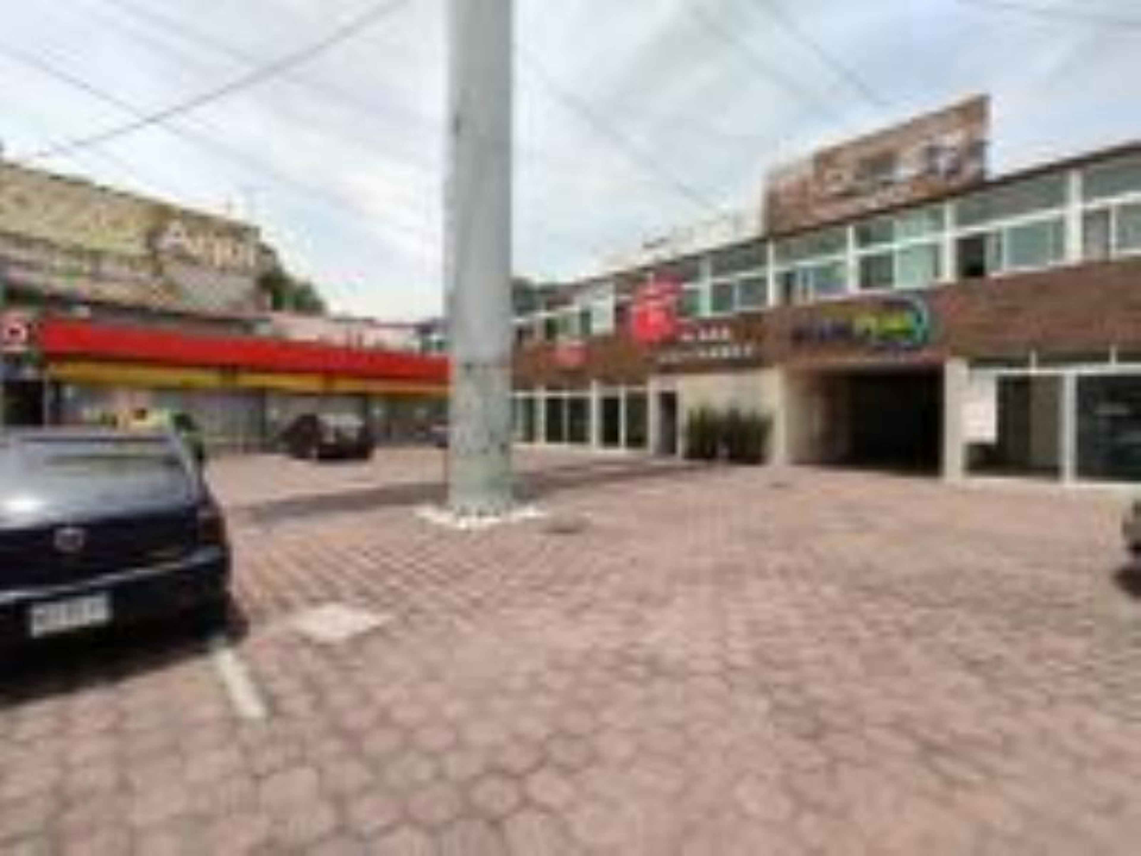 Vía. Doctor Gustavo Baz.