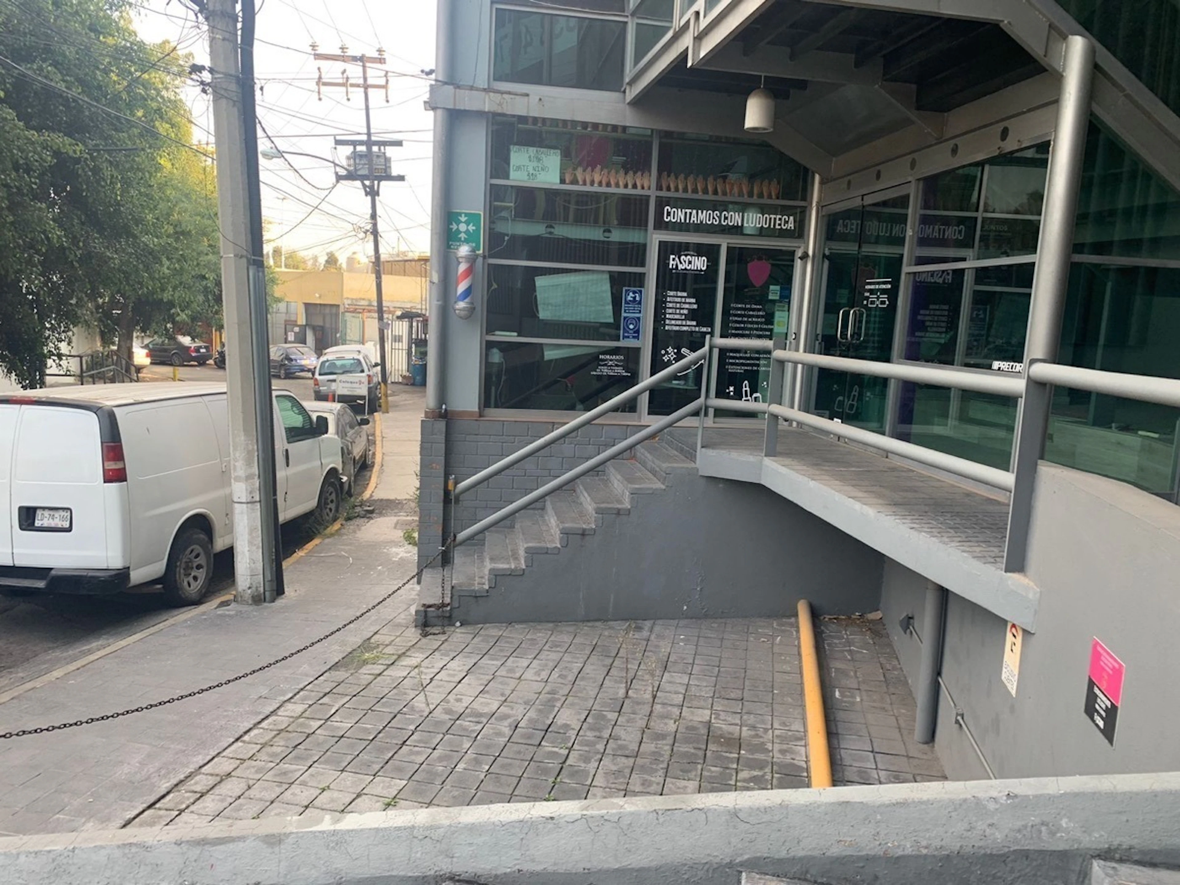 Local Comercial Spot2