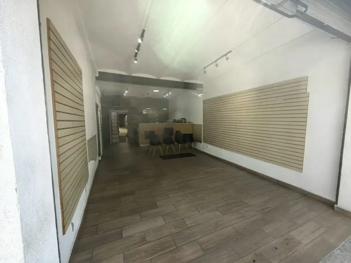 Local Comercial Spot2