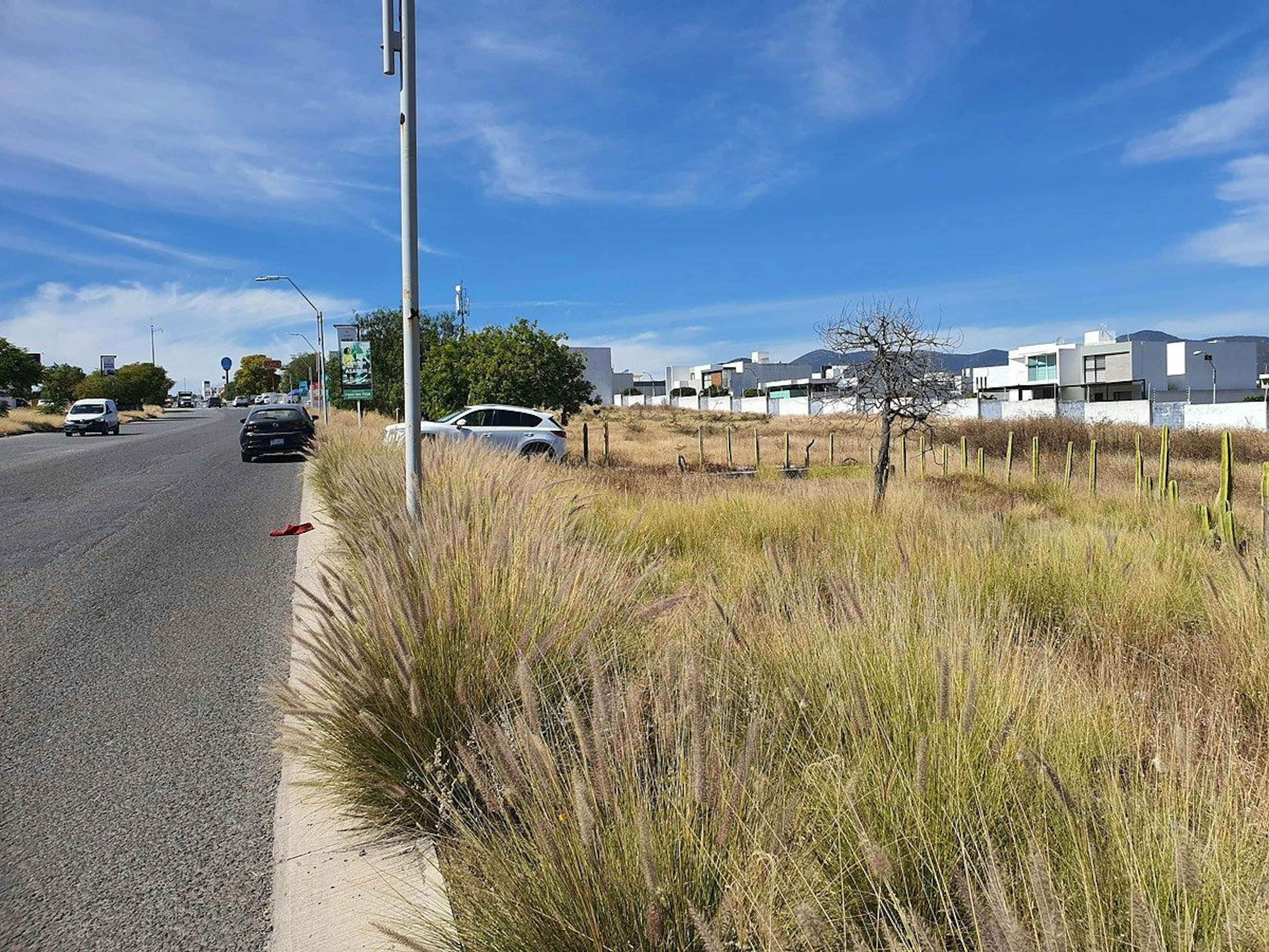 Terreno En Av Principal Grand Juriquilla