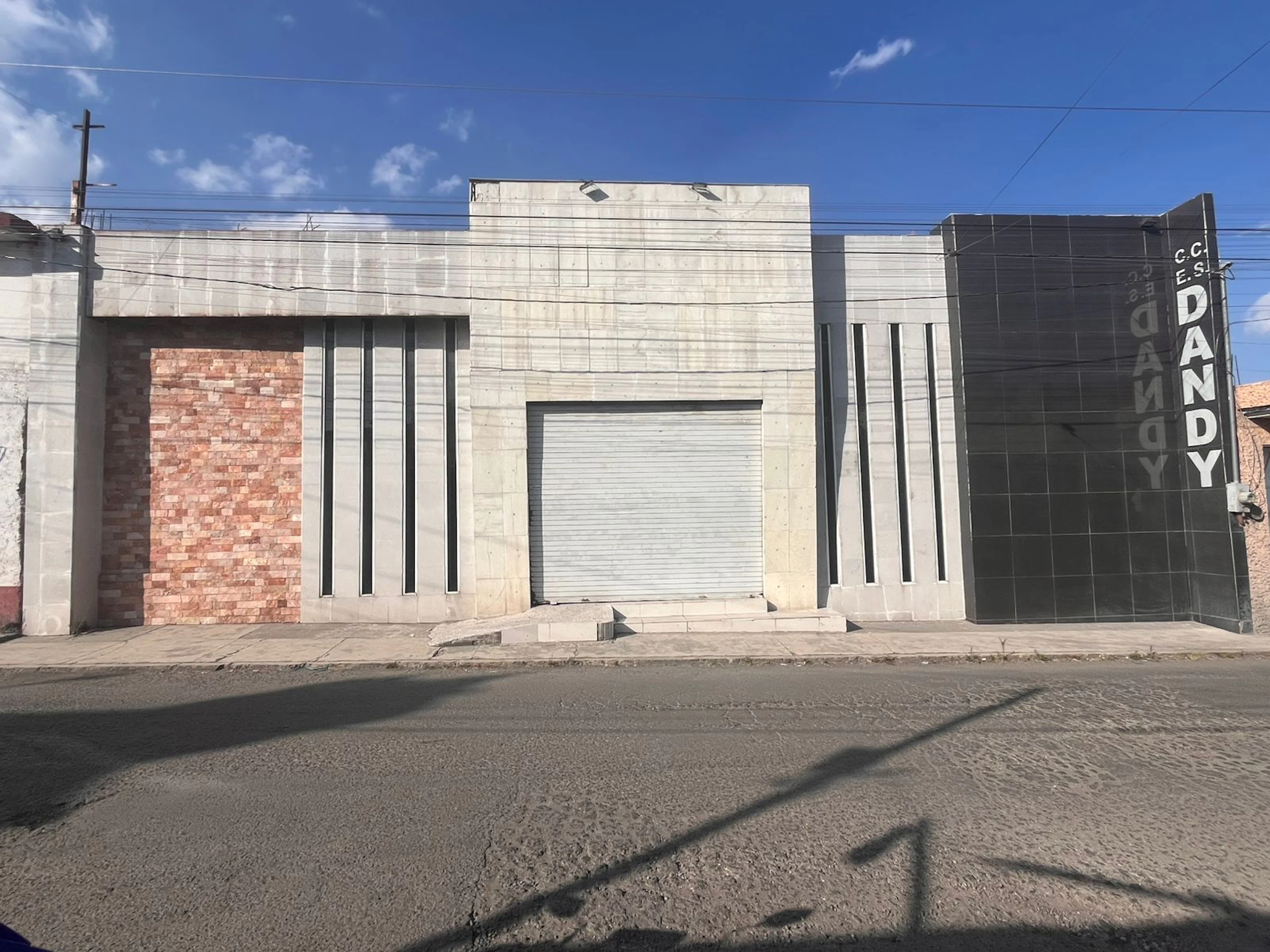 Local Comercial Spot2