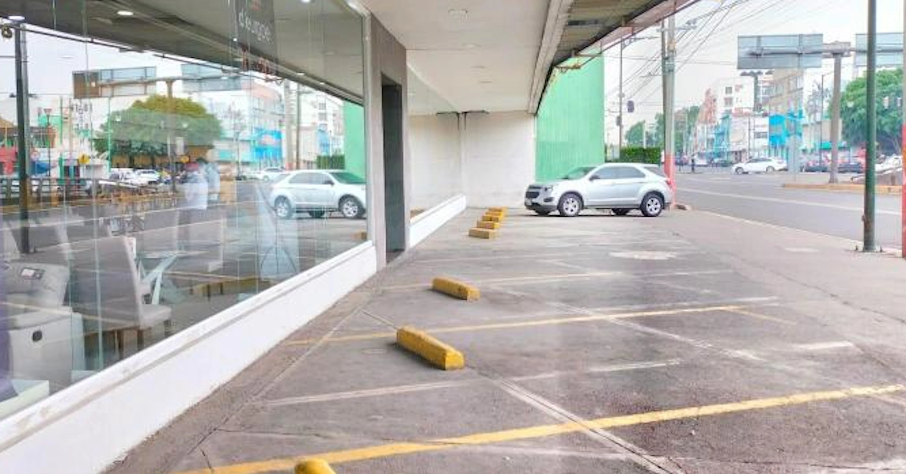 Local Comercial Spot2