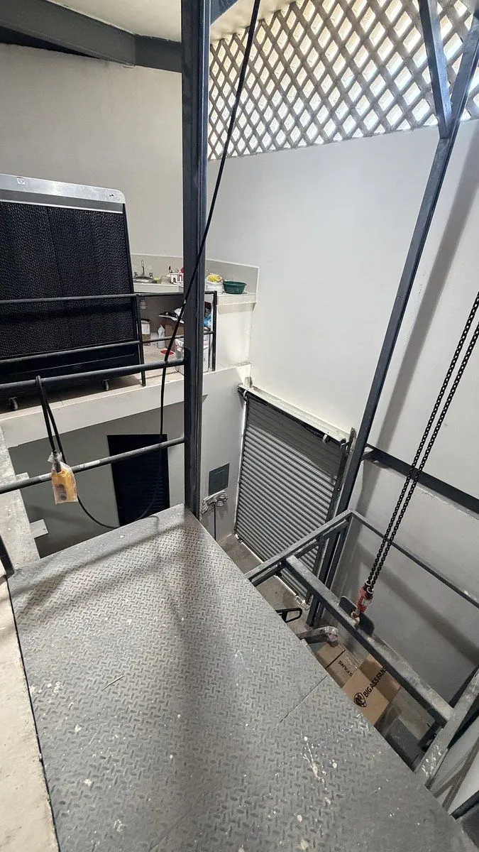 Local Comercial Spot2