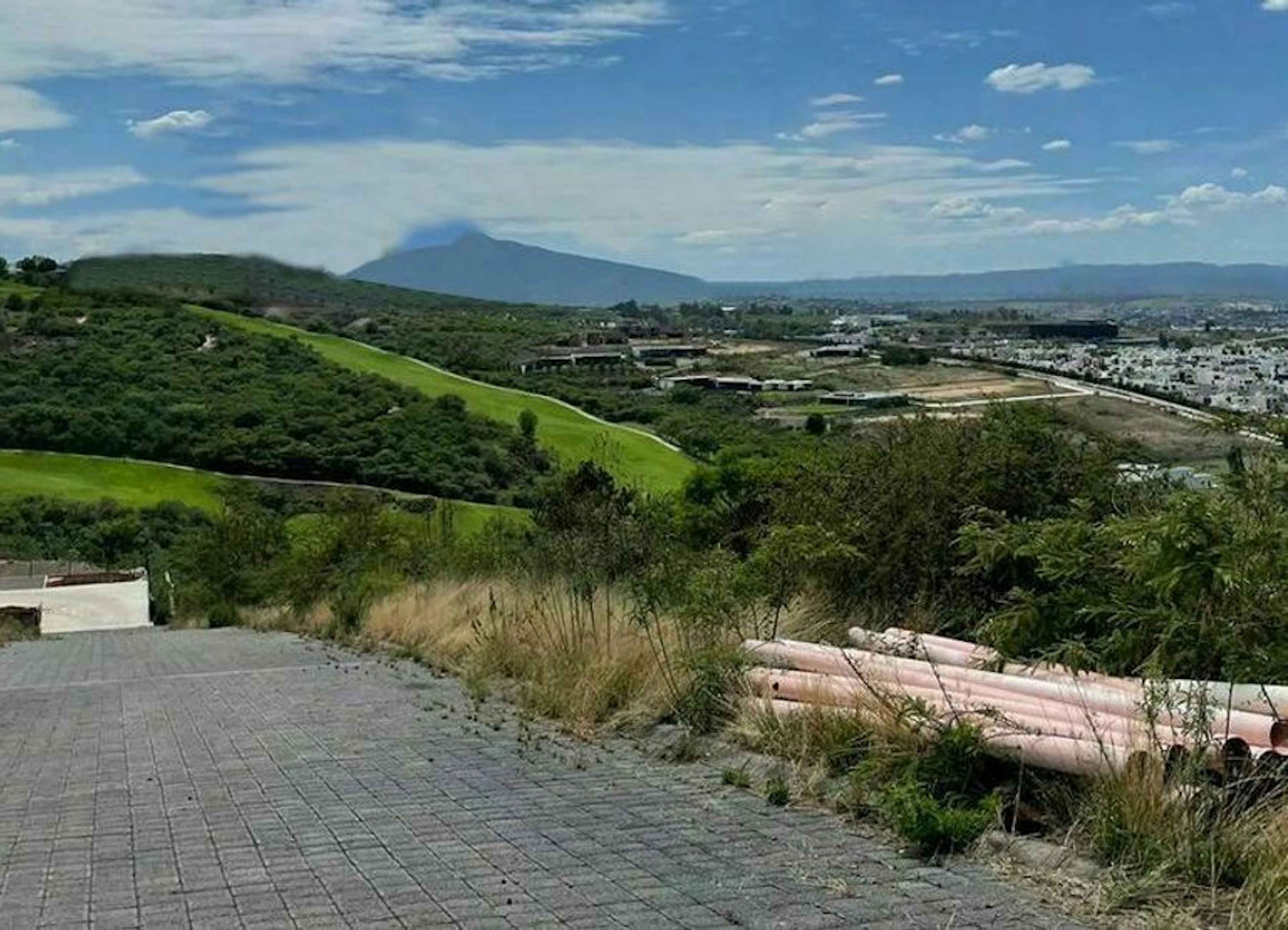 Terreno En Venta En Ranchet Club De Golf Tres Marias, Excelente UbicaciÓn Con Es