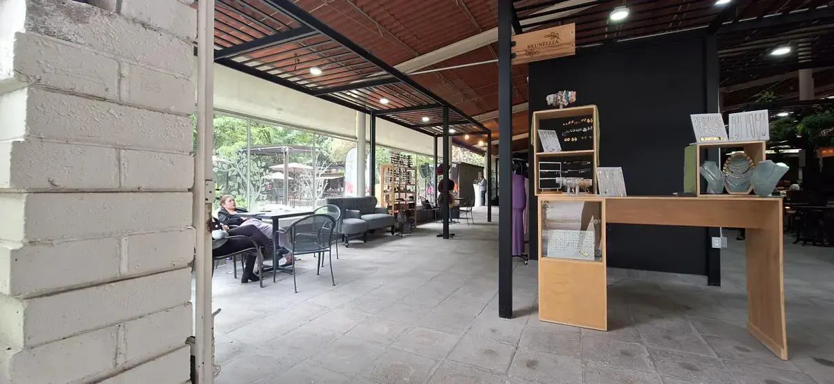 Local Comercial Spot2