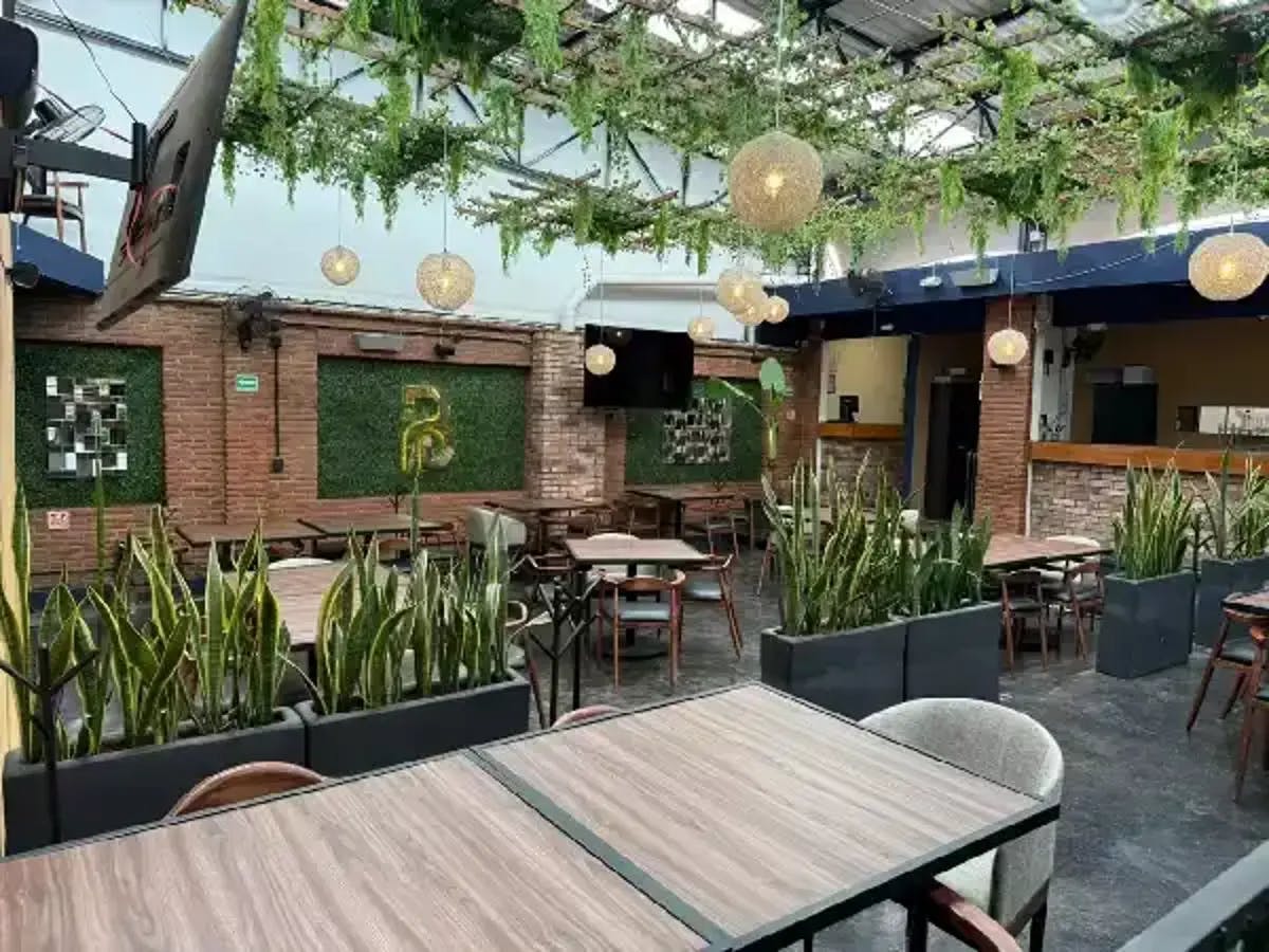 Local Comercial Spot2