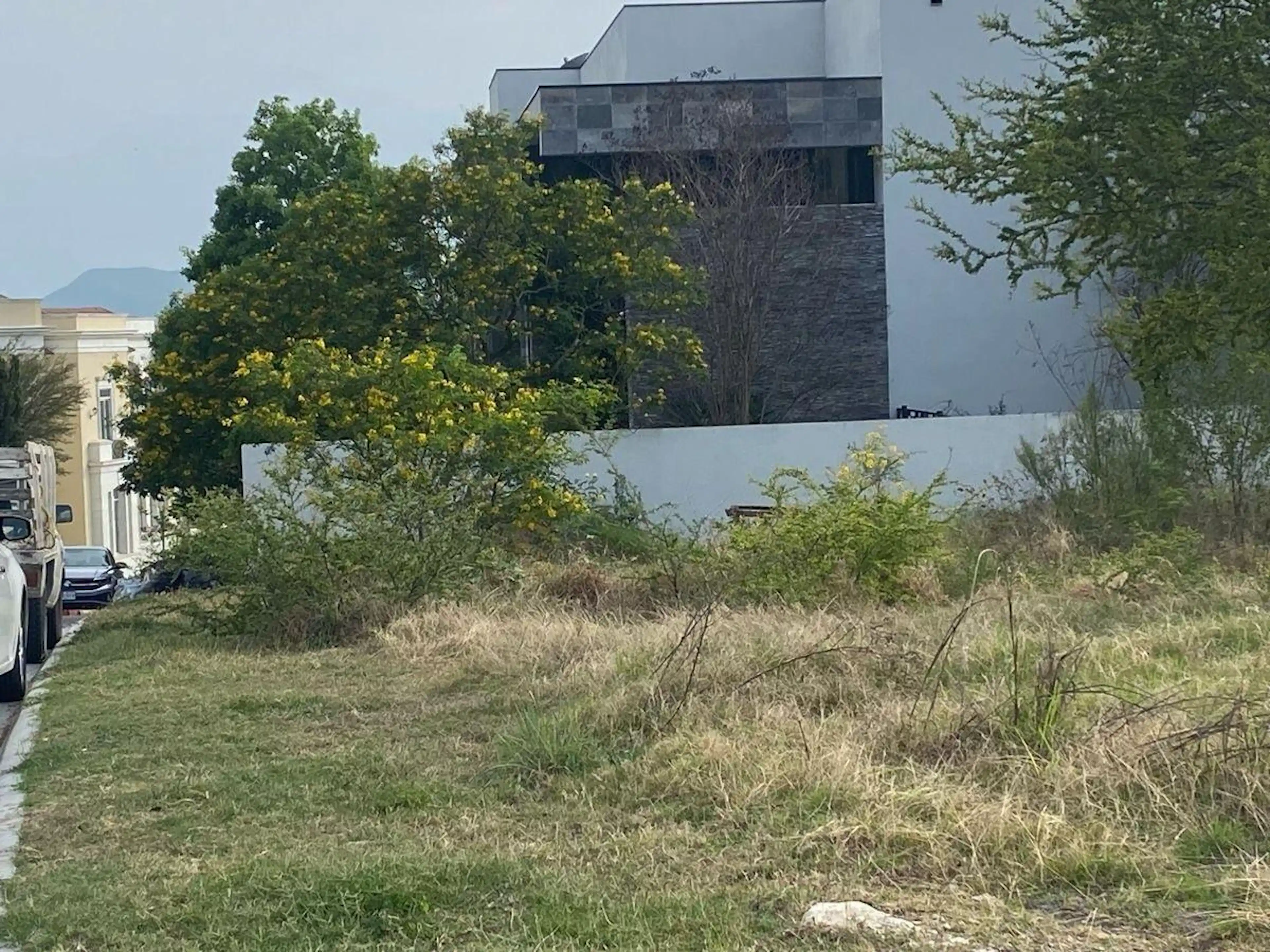 Terreno En Venta En Esquina En Portal Del Huajuco