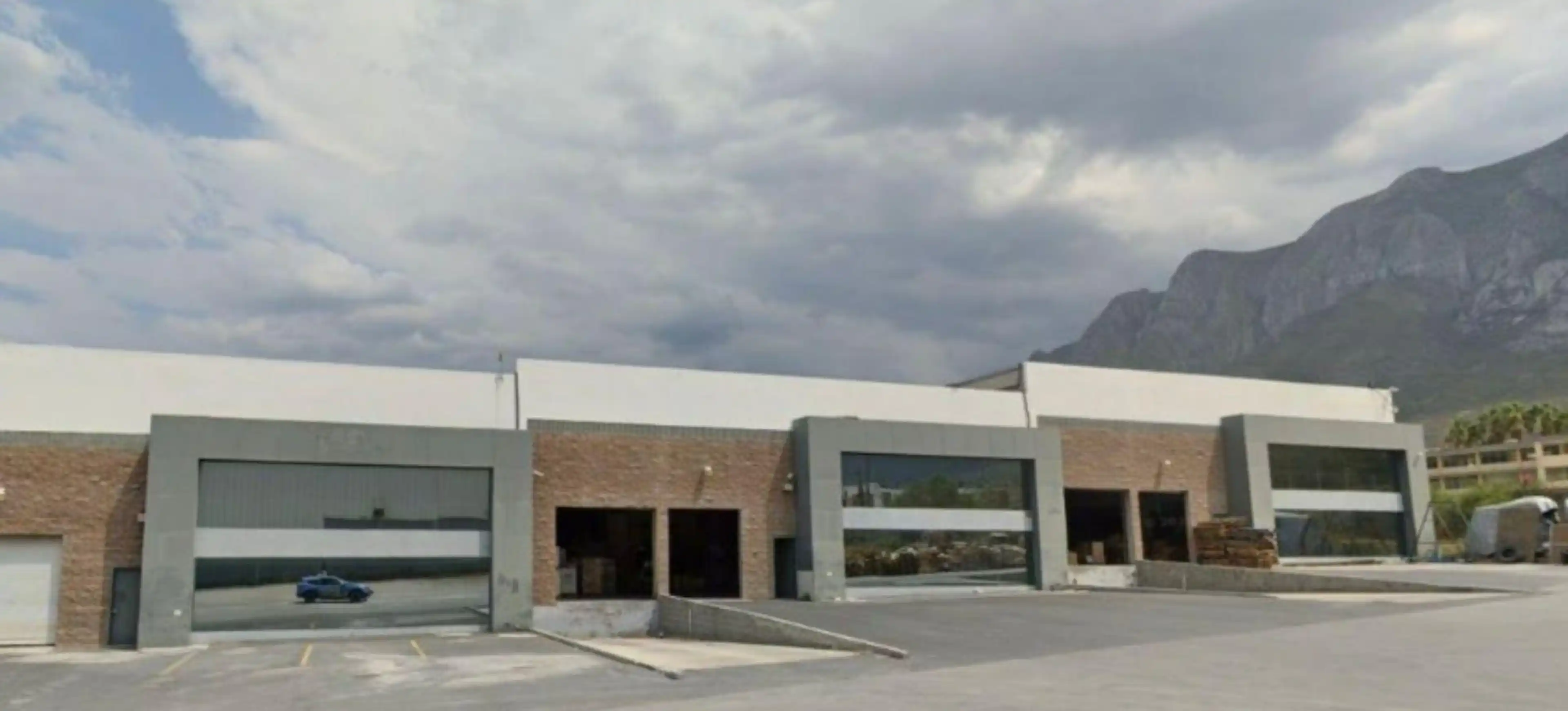 BODEGA INDUSTRIAL EN RENTA EN SANTA CATARINA N.L.