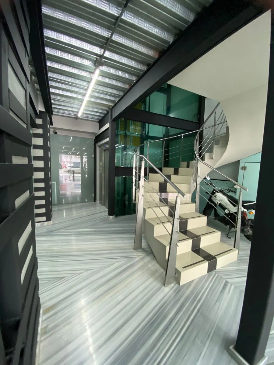 Local Comercial Spot2