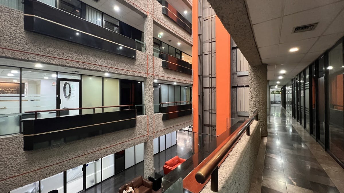 Local Comercial Spot2